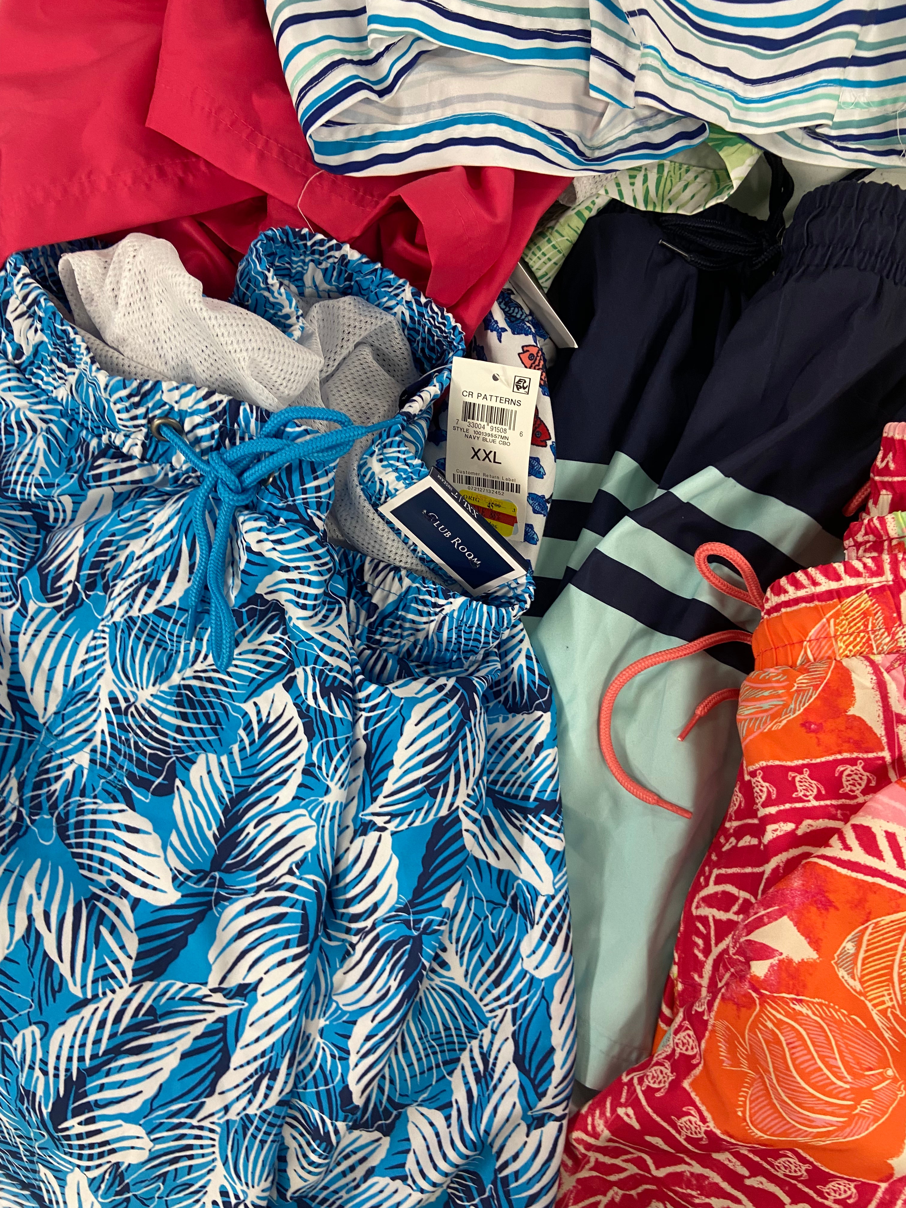 Men's Swimwear Wholesale Lot, CALVIN KLEIN, INC, CLUB ROOM, 15 items, Shelf Pulls, MSRP $689