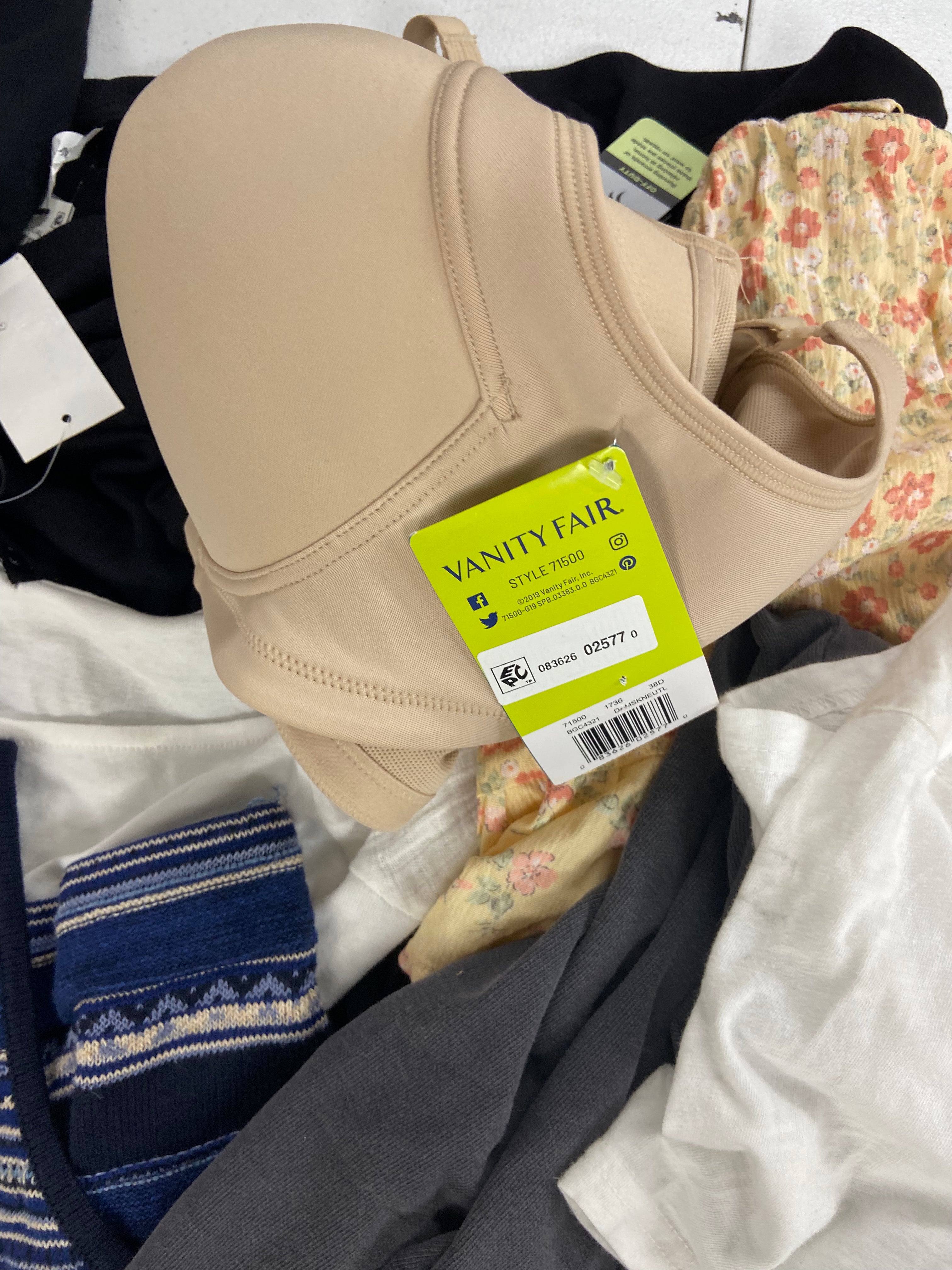Women's Clothing Assorted Wholesale Lot, LAUREN RALPH LAUREN, LUCKY BRAND, VINCE CAMUTO,  FREE PEOPLE, AMERICAN APPAREL and more, 21 items, Shelf Pulls, MSRP $1,392