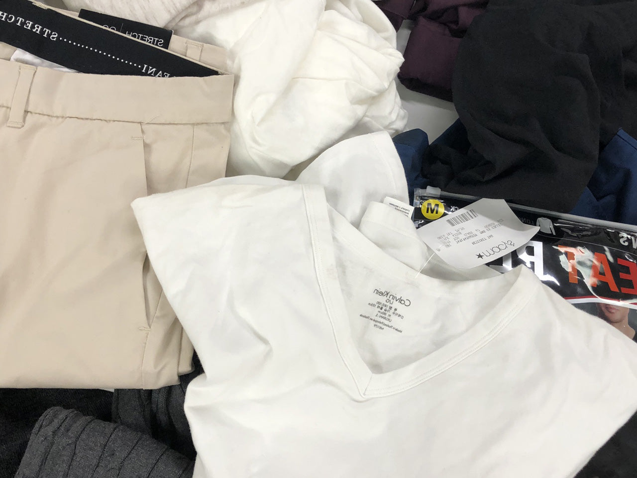 Men's Clothing Calvin Klein, DKNY, Tommy Hilfiger, American Apparel, Club Room, Tasso Elba, 32 Degrees, Alfani, INC and more, 28 Units, Shelf Pulls, MSRP $1,504.50