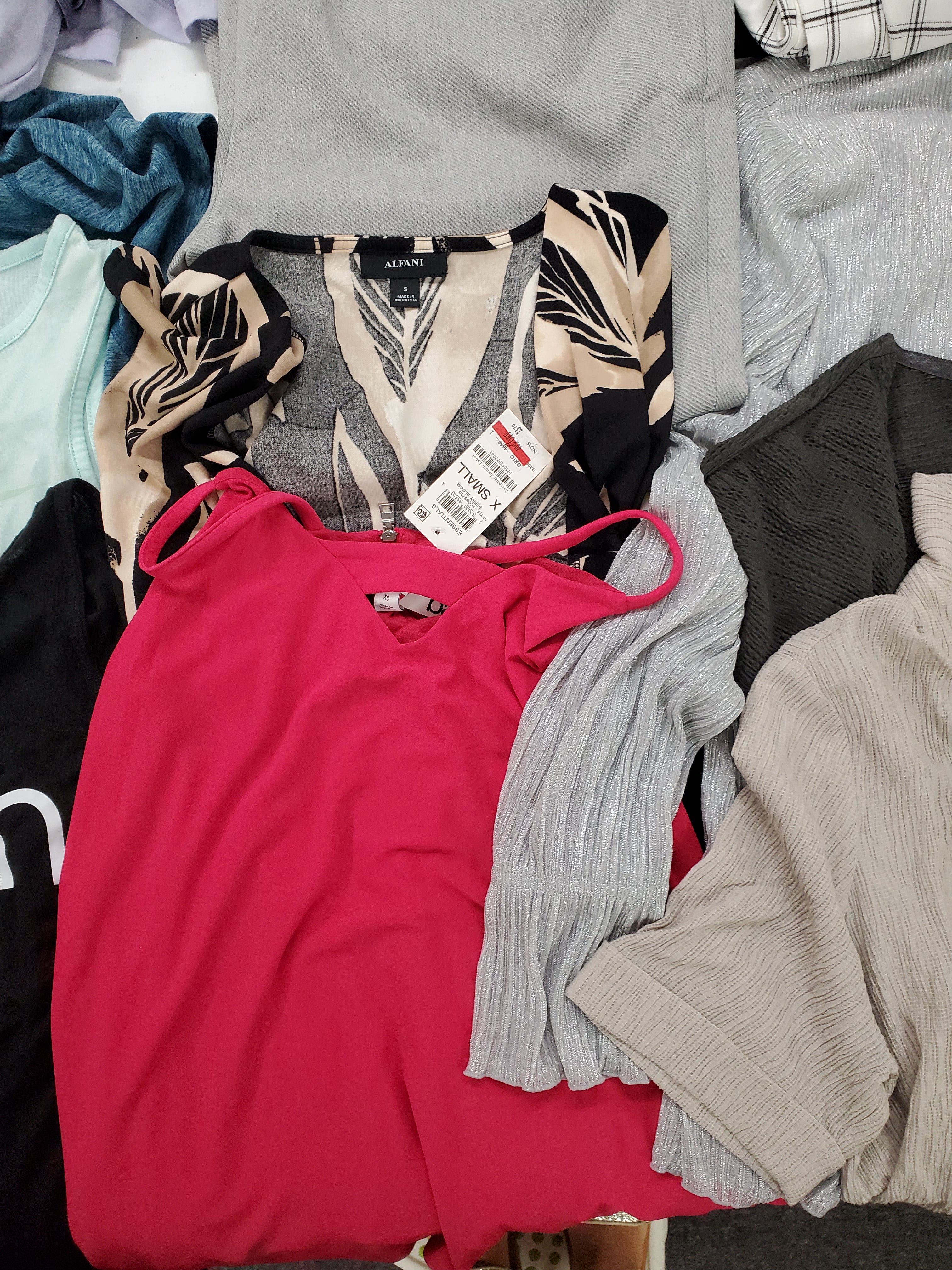 Women's Clothing Wholesale Lot CALVIN KLEIN, DKNY, Nike, Vince Camuto, Free People, Ideology and more,  25 Units, Shelf Pulls, MSRP $1,507.49