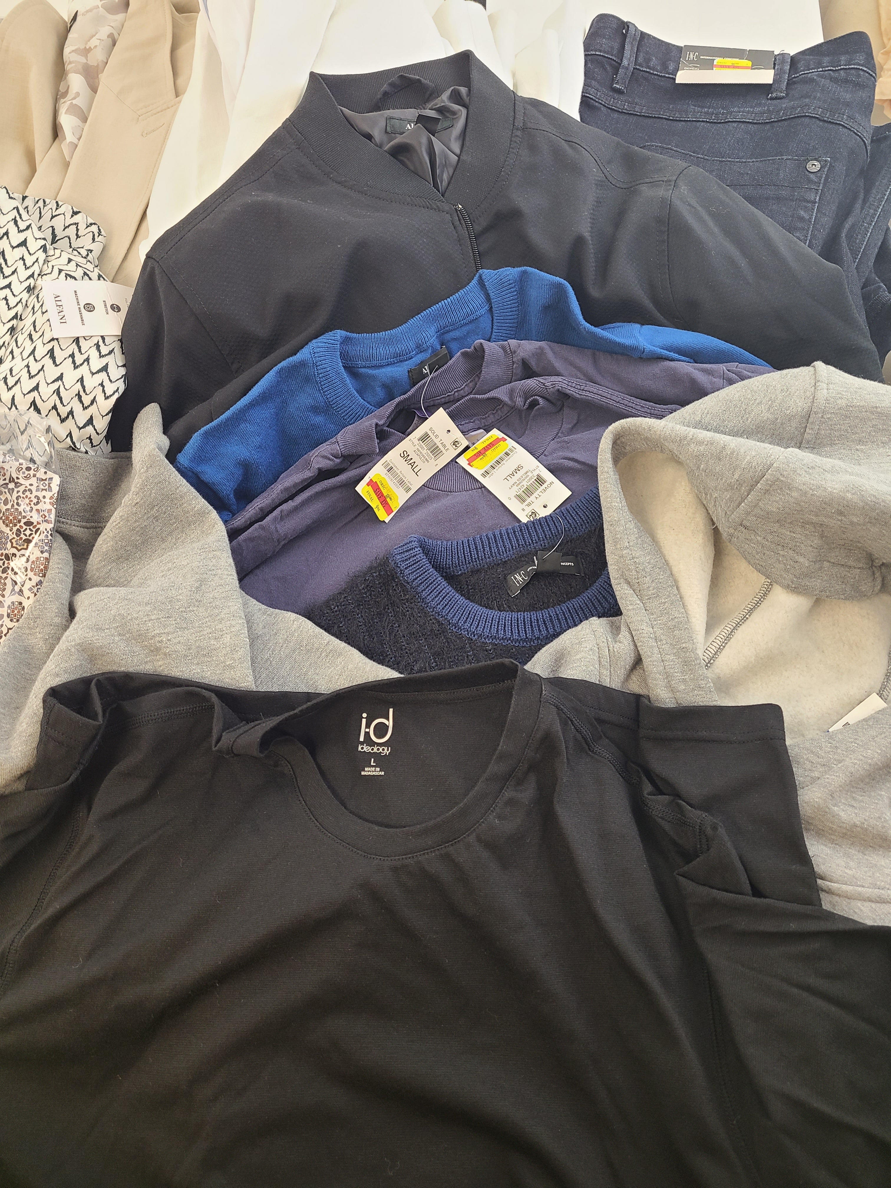 Men's Clothing Wholesale Lot Michael Kors, Polo Ralph Lauren, Calvin Klein, Adidas, American Apparel, Alfani, Club Room and more, 25 Units, Shelf Pulls, MSRP $1,605.49