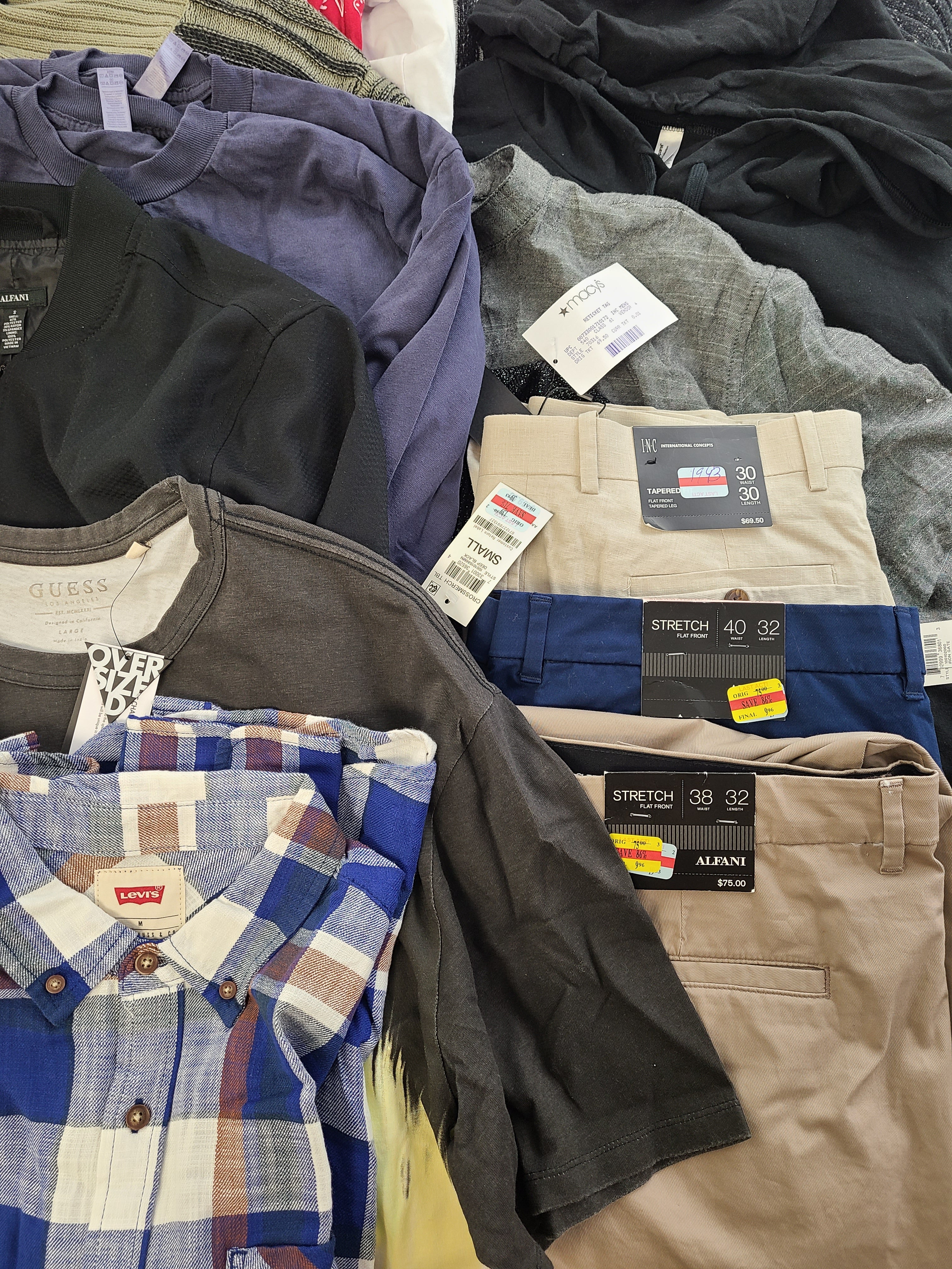 Men's Clothing Wholesale Lot Levi's, Puma, Nike, Adidas, Guess, Weatherproof Vintage, American Apparel, INC and more, 25 Units, Shelf Pulls, MSRP $1,553.98