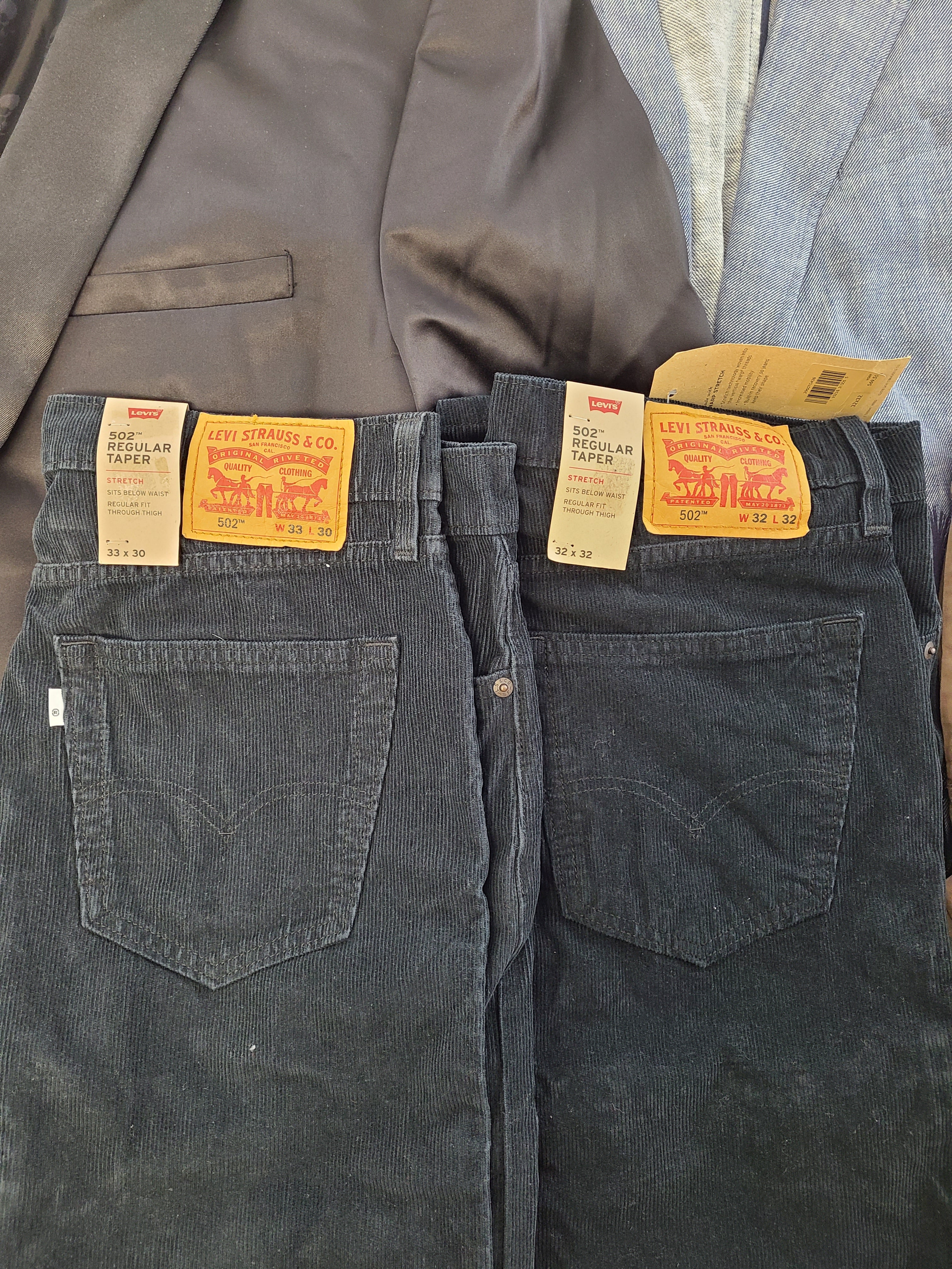 Men's Clothing Wholesale Lot Levi's, Dylan Gray and INC, 12 Units, Shelf Pulls, MSRP $1,641.00