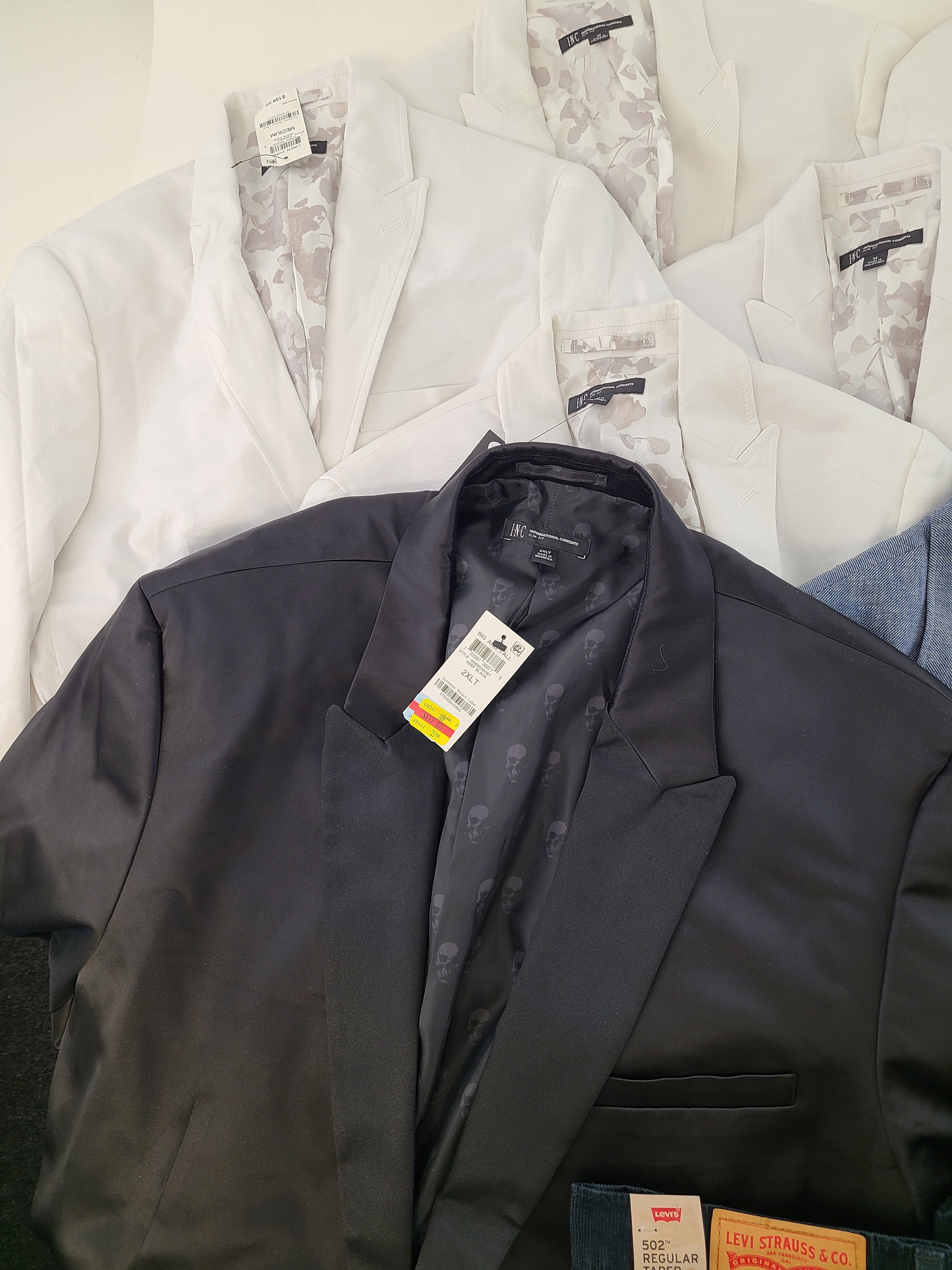 Men's Clothing Wholesale Lot Levi's, Dylan Gray and INC, 12 Units, Shelf Pulls, MSRP $1,641.00
