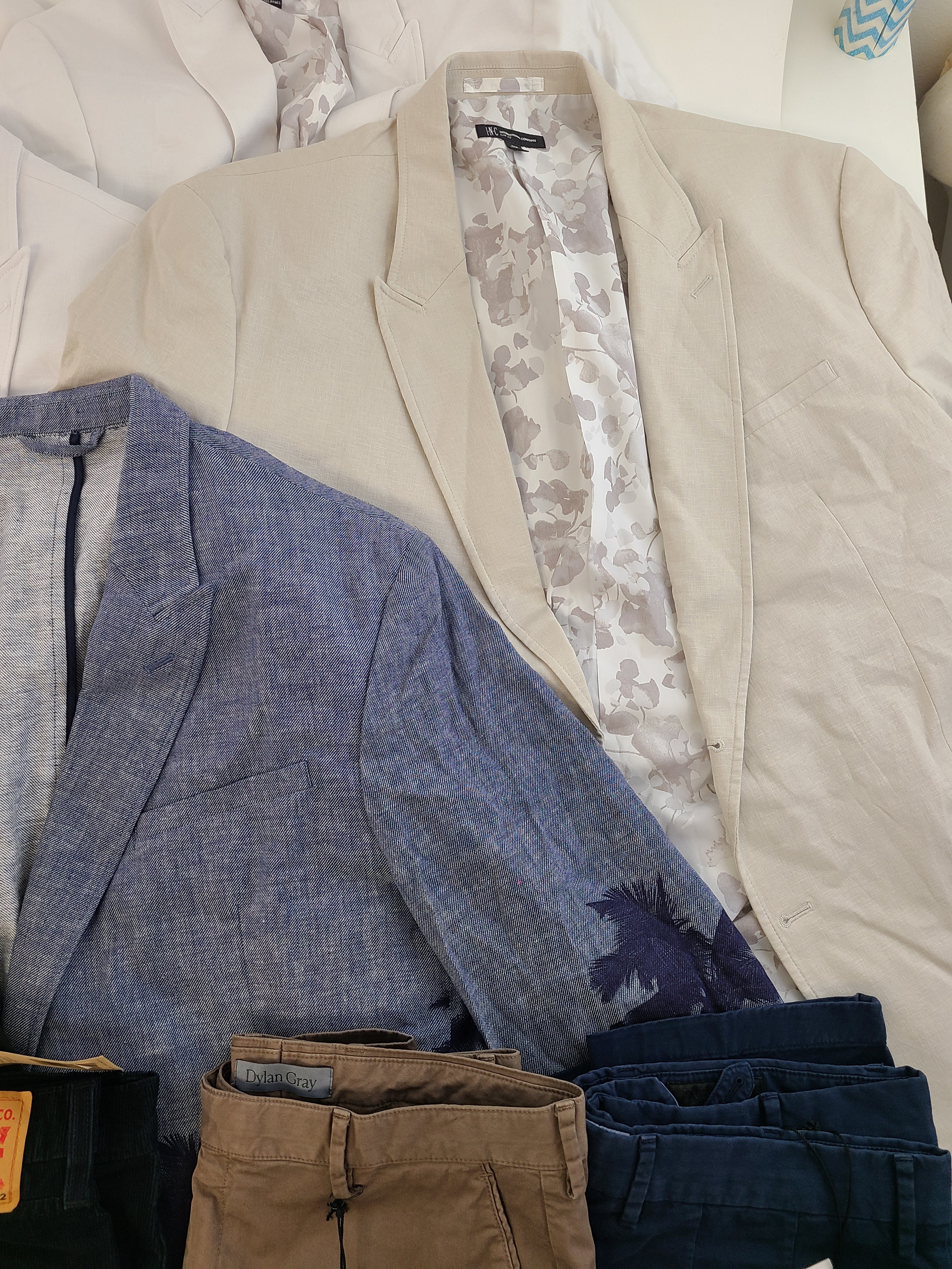 Men's Clothing Wholesale Lot Levi's, Dylan Gray and INC, 12 Units, Shelf Pulls, MSRP $1,641.00