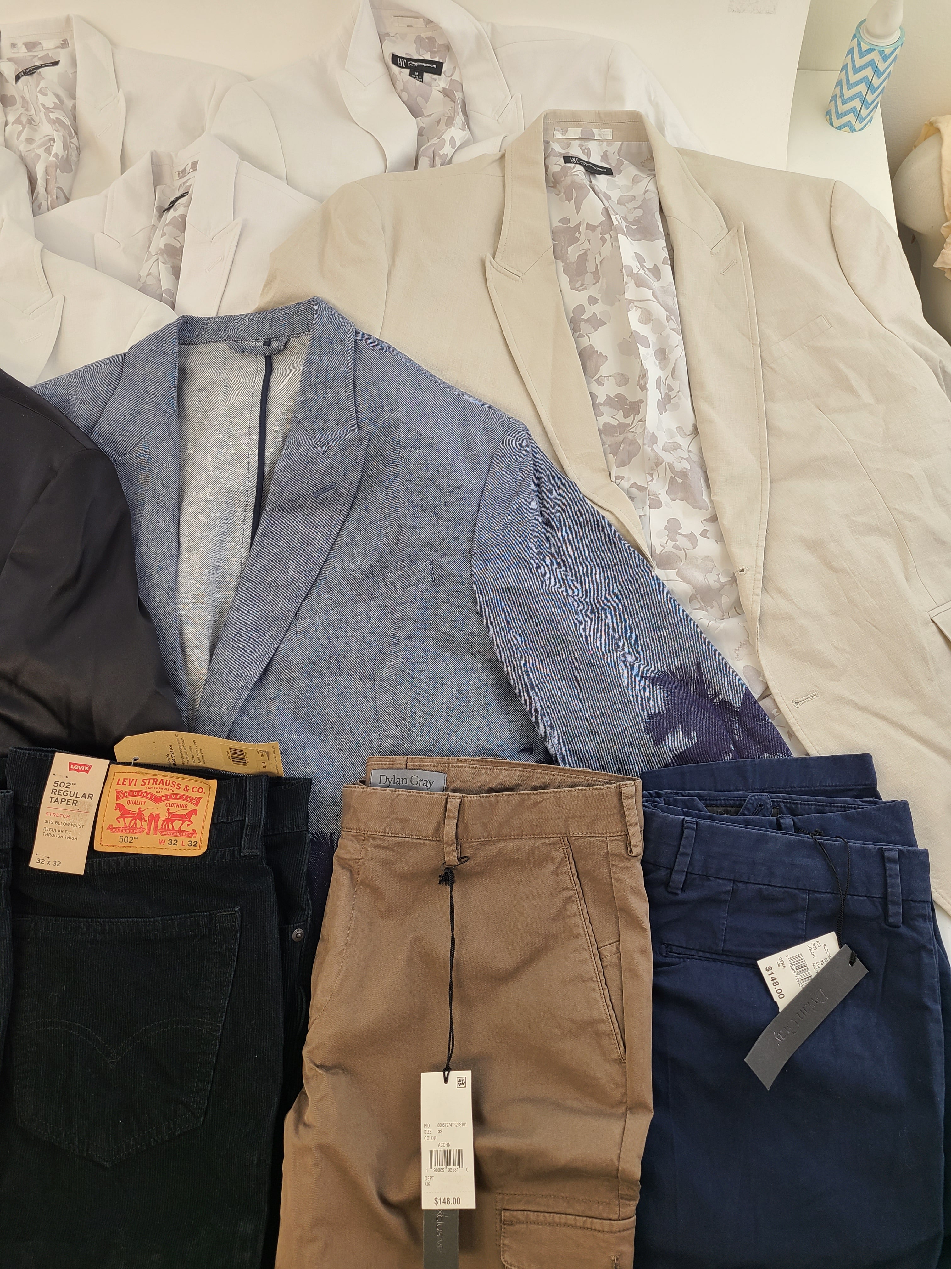 Men's Clothing Wholesale Lot Levi's, Dylan Gray and INC, 12 Units, Shelf Pulls, MSRP $1,641.00