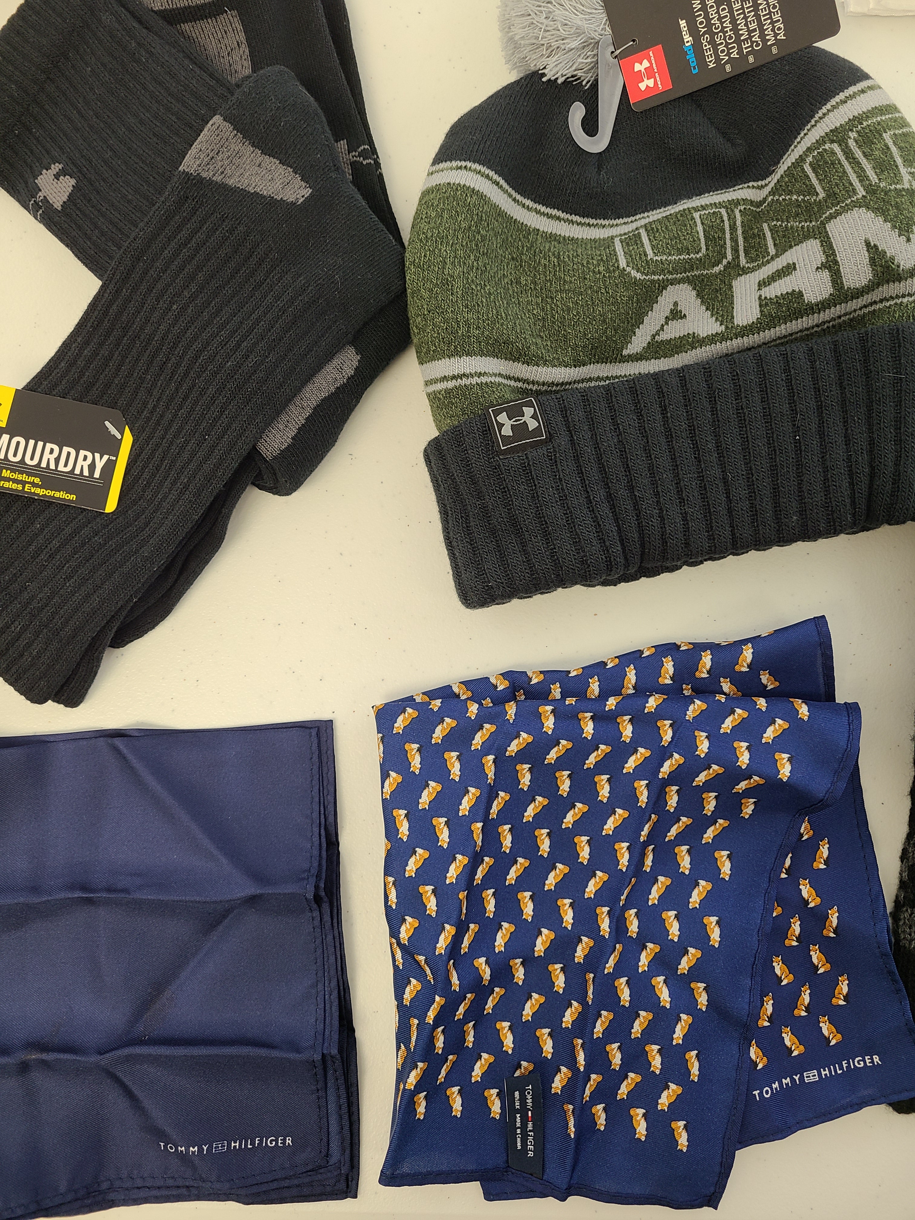 Men's Accessories Wholesale Lot Polo Ralph Lauren, Michael Kors, Tommy Hilfiger, Calvin Klein, Under Armour, Nautica, Kenneth Cole, Cole Haan, Perry Ellis, Ryan Seacrest, and more, 45 Units, Shelf Pulls, MSRP $1,954.42