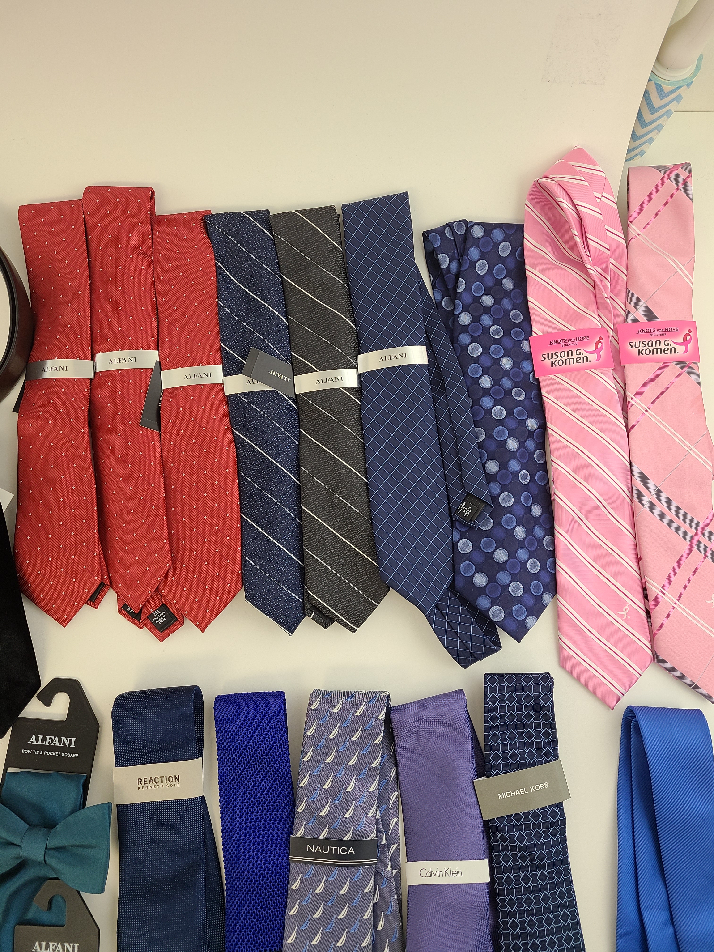 Men's Accessories Wholesale Lot Polo Ralph Lauren, Michael Kors, Tommy Hilfiger, Calvin Klein, Under Armour, Nautica, Kenneth Cole, Cole Haan, Perry Ellis, Ryan Seacrest, and more, 45 Units, Shelf Pulls, MSRP $1,954.42