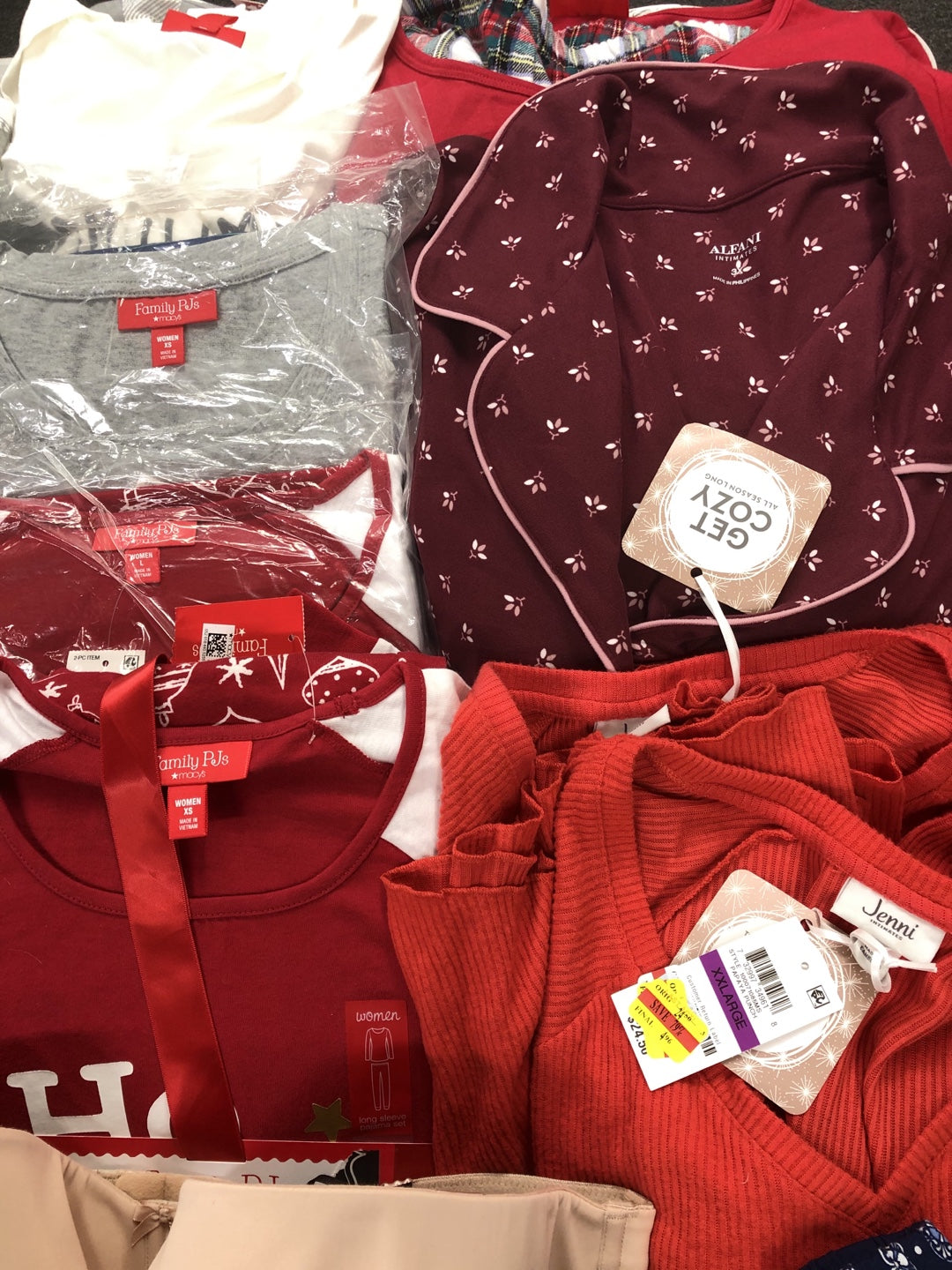 Women's Intimate & Sleepwear Wholesale Lot CALVIN KLEIN, DKNY, BALI, MAIDENFORM, WACOAL, SCULPTRESS, CHARTER CLUB, SPANX, JOCKEY, JENNI and more, 54 Units, Shelf Pulls, MSRP $1,783.84