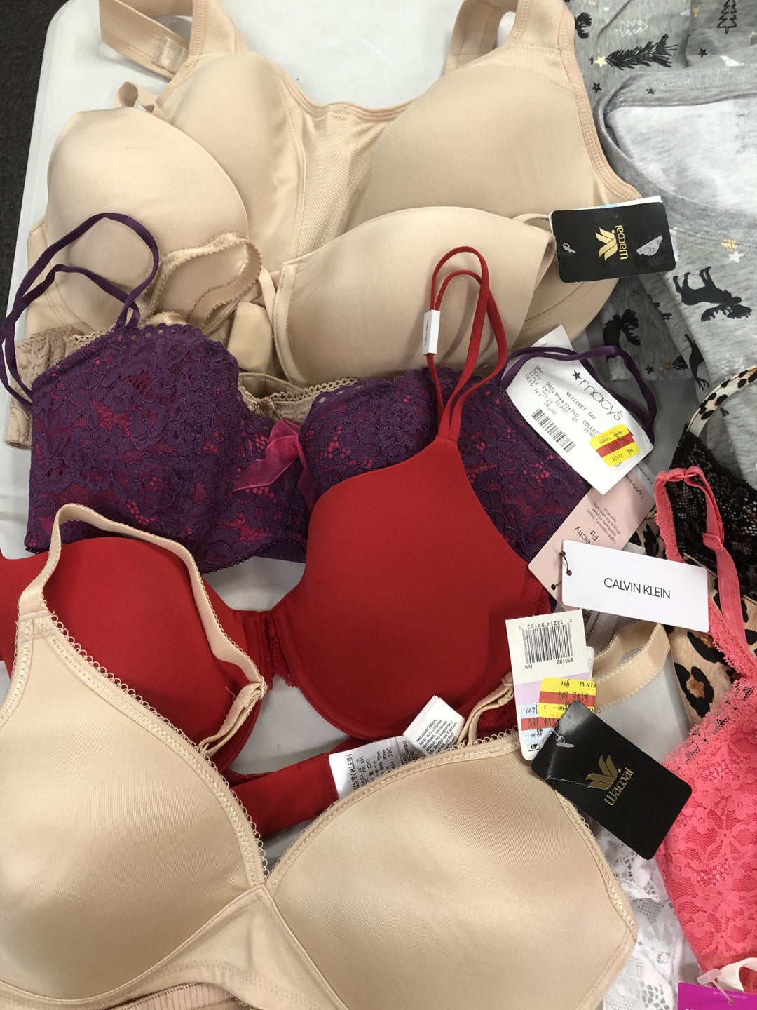 Women's Intimate & Sleepwear Wholesale Lot CALVIN KLEIN, DKNY, BALI, MAIDENFORM, WACOAL, SCULPTRESS, CHARTER CLUB, SPANX, JOCKEY, JENNI and more, 54 Units, Shelf Pulls, MSRP $1,783.84