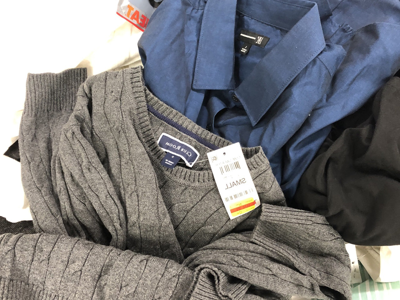 Men's Clothing Calvin Klein, DKNY, Tommy Hilfiger, American Apparel, Club Room, Tasso Elba, 32 Degrees, Alfani, INC and more, 28 Units, Shelf Pulls, MSRP $1,504.50