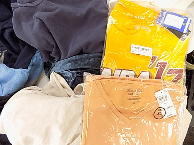 Men's Clothing ADIDAS, Calvin Klein, Nike, American Apparel, Tasso Elba, Alfani, Club Room, INC and more, 23 Units, Shelf Pulls, MSRP $1,171.48