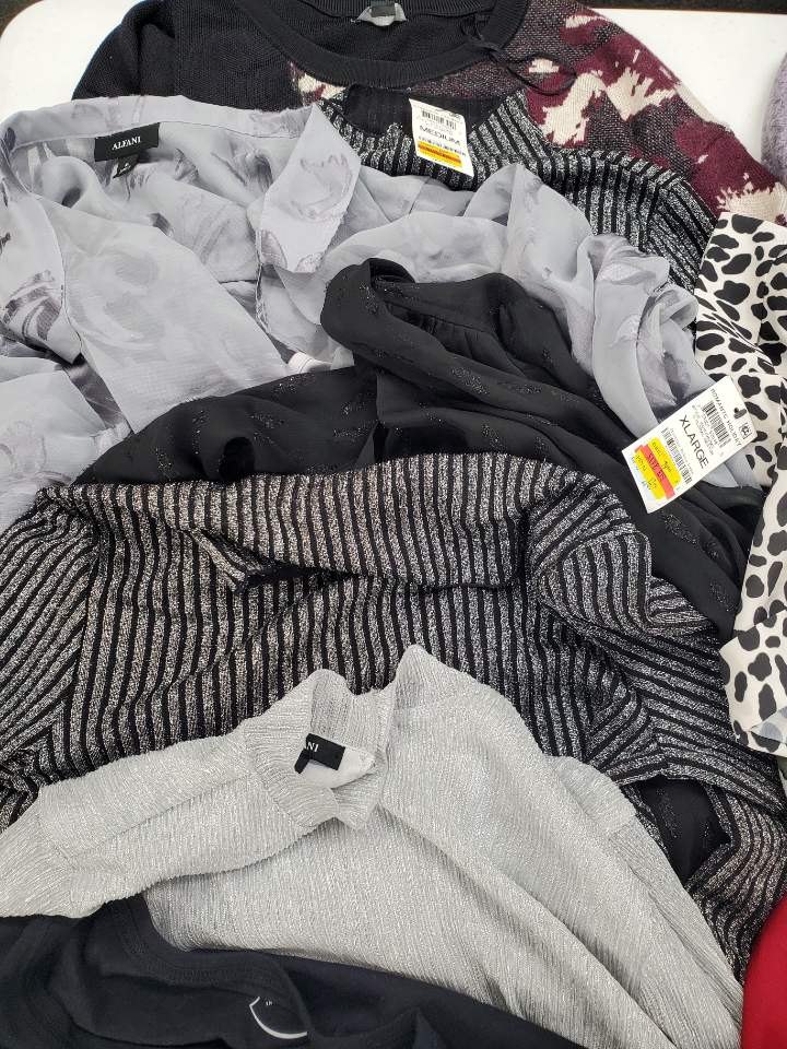Women's Clothing Wholesale Lot Calvin Klein, DKNY, NIKE, LAUREN POLO RALPH LAUREN, Ideology, Kendall kylie, CHAMPION, Alfani, INC and more, 23 Units, Shelf Pulls, MSRP $1,546.49