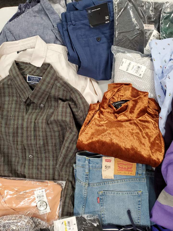 Men's Clothing Wholesale Lot Tommy Hilfiger, NIKE, Polo Ralph Luaren, LEVIS, TASSO ELBA, CALVIN KLEIN, American Apparel, CLUM ROOM, INC and more, 23 Units, Shelf Pulls, MSRP $1,479.48