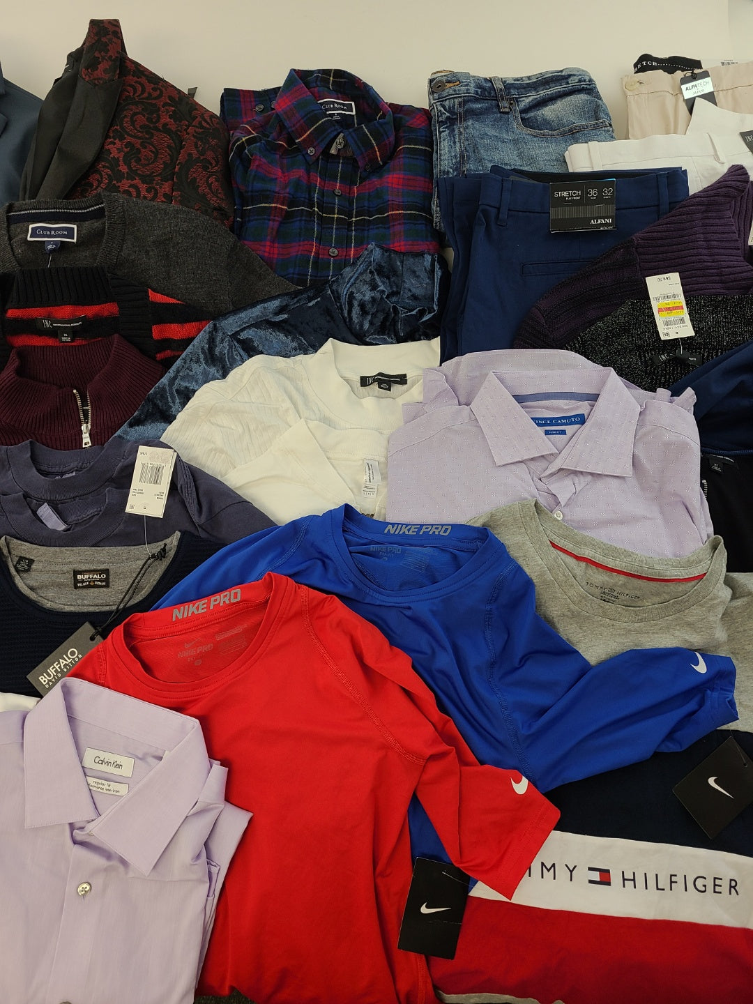 Men's Clothing Wholesale Lot Tommy Hilfiger, Calvin Klein, Nike, Buffalo Jeans, Vince Camuto, American Apparel, Alfani, Club Room, and more, 25 Units, Shelf Pulls, MSRP $1,635.00