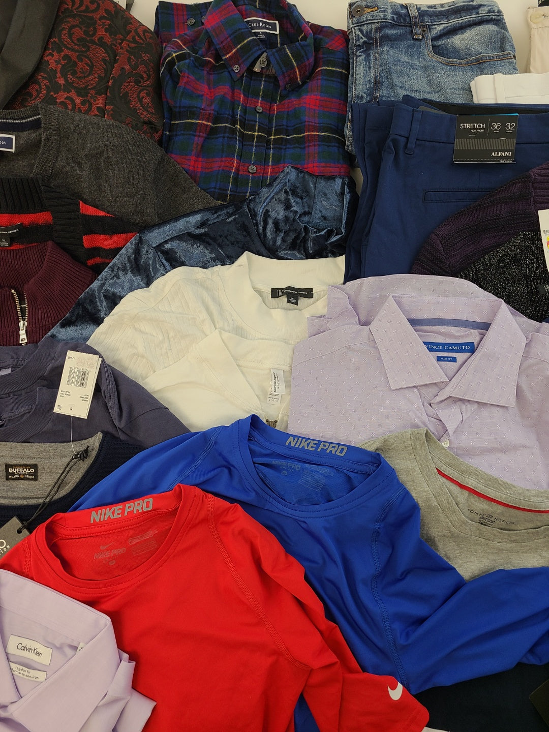 Men's Clothing Wholesale Lot Tommy Hilfiger, Calvin Klein, Nike, Buffalo Jeans, Vince Camuto, American Apparel, Alfani, Club Room, and more, 25 Units, Shelf Pulls, MSRP $1,635.00