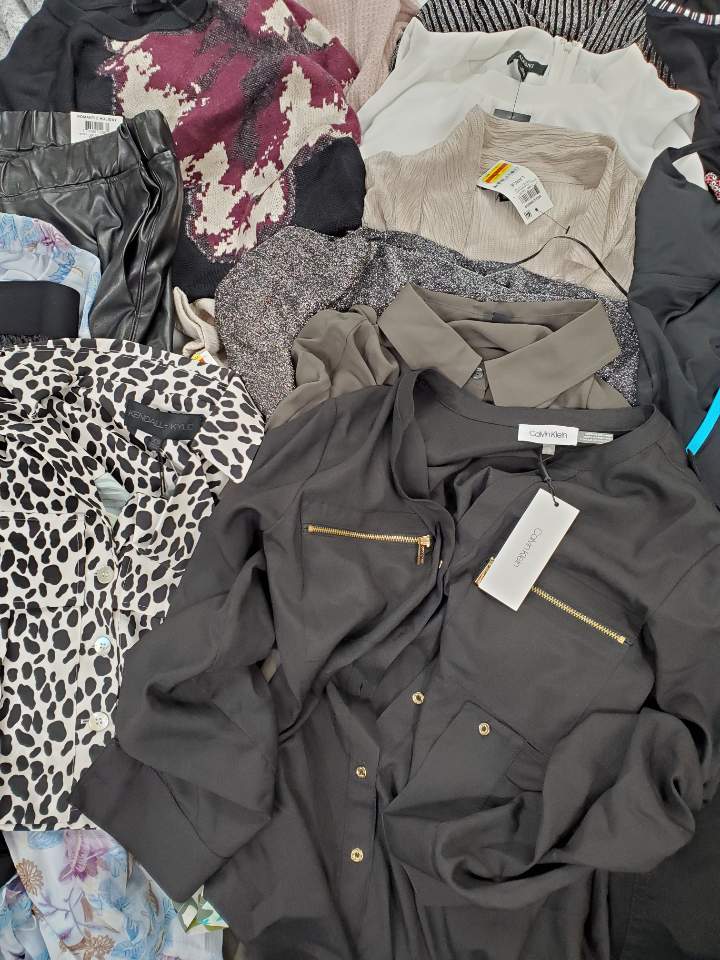 Women's Clothing Wholesale Lot CALVIN KLEIN, NIKE, VINCE CAMUTO, FREE PEOPLE, KENDALL + KYLIE,  32 DEGREES, IDEOLOGY, ALFANI and more, 26 Units, Shelf Pulls, MSRP $1,538.97