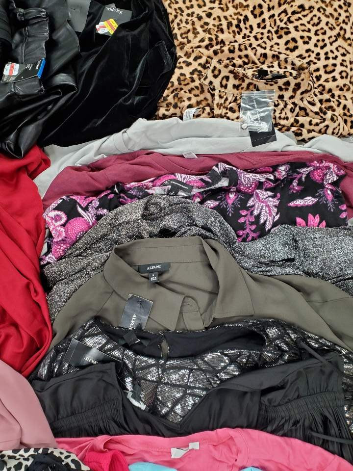 Women's Clothing Wholesale Lot NIKE, Calvin Klein, Lucky Brand, Disney, KENDALL  KYLIE, American Apparel, INC, Alfani and more, 26 Units, Shelf Pulls, MSRP $1,518.49