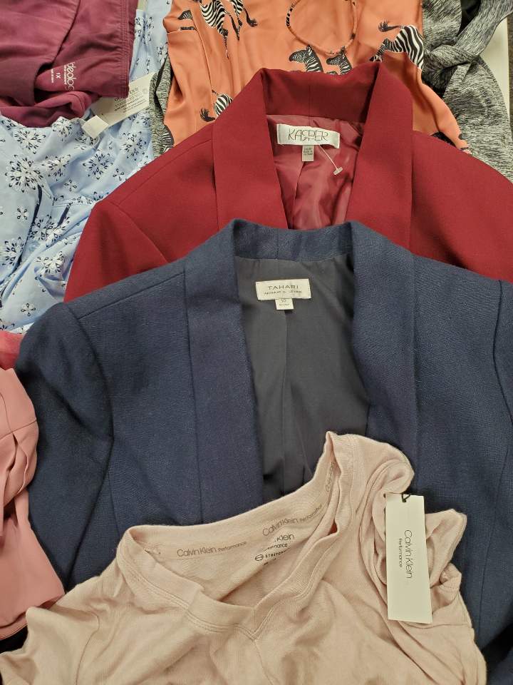 Women's Clothing Wholesale Lot TAHARI, NIKE, Calvin Klein, American Apparel, KASPER, IDEOLOGY, KILO BRAVA, GIANNI BINI,  CHARTER CLUB, Alfani and more, 26 Units, Shelf Pulls, MSRP $1,329.99