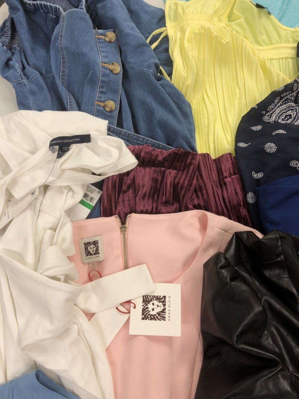 Women's Clothing Wholesale Lot Calvin Klein, DKNY, MICHAEL KORS, RACHEL ROY, VINCE CAMUTO, GUESS, ANNE KLEIN, IDEOLOGY, INC and more, 32 Units, Customer Returns, MSRP $1,972.99