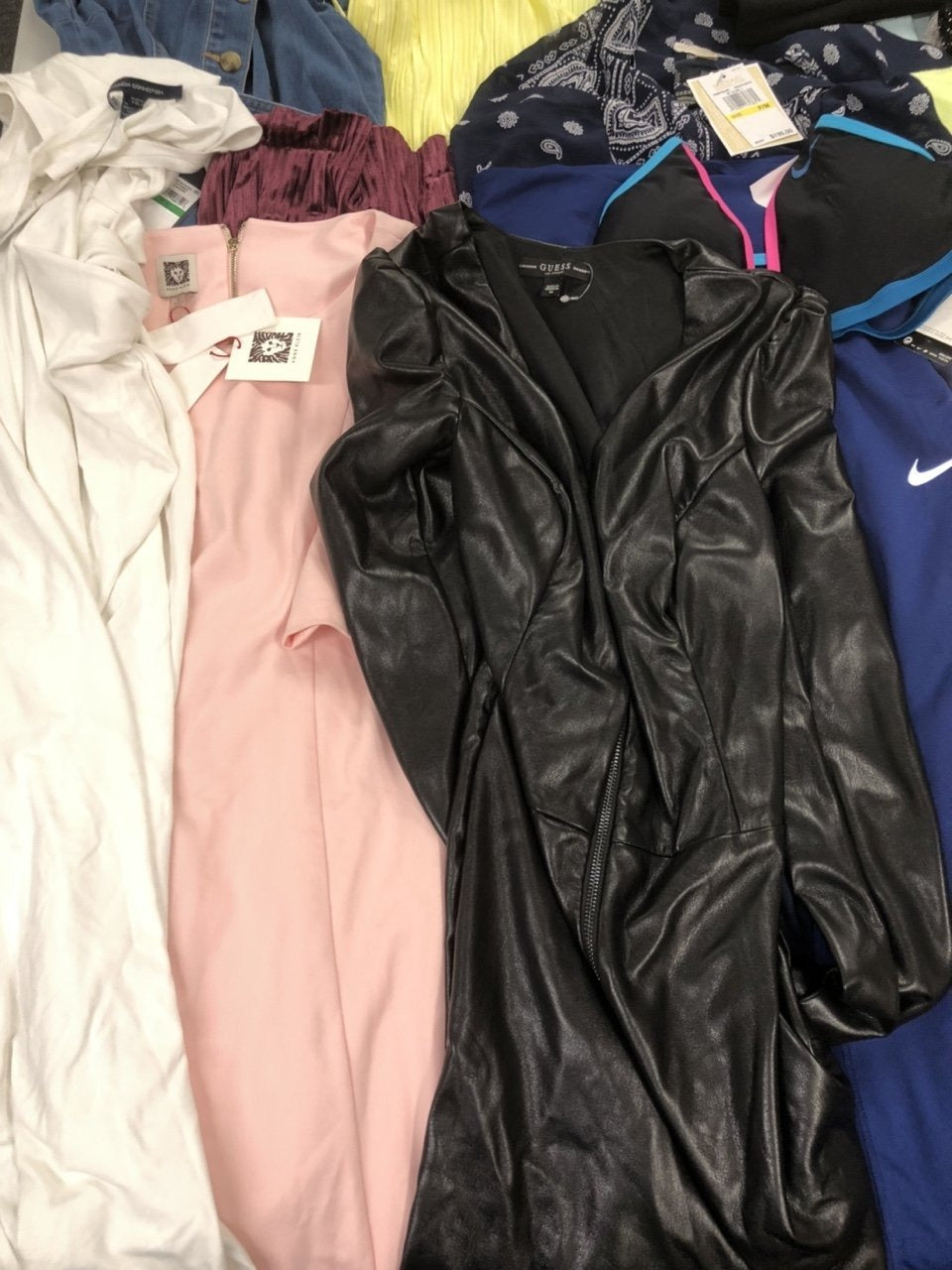 Women's Clothing Wholesale Lot Calvin Klein, DKNY, MICHAEL KORS, RACHEL ROY, VINCE CAMUTO, GUESS, ANNE KLEIN, IDEOLOGY, INC and more, 32 Units, Customer Returns, MSRP $1,972.99