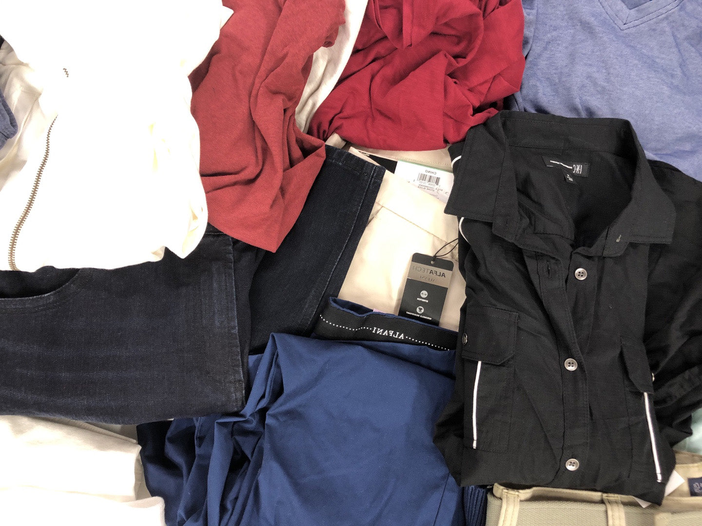 Men's Clothing Van Heusen, Calvin Klein, Society of Threads, Club Room, Alfani, INC and more, 23 Units, Shelf Pulls, MSRP $1,523.90