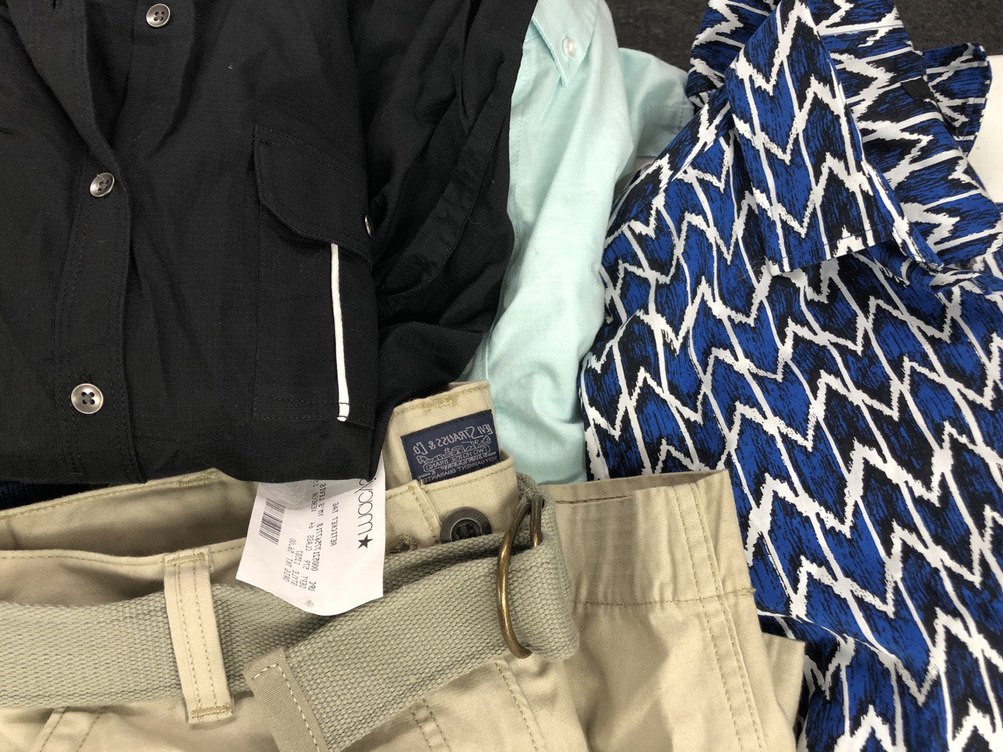 Men's Clothing American Apparel, Polo, Levi's, Alfani, and more, 28 Units, Shelf Pulls, MSRP $1,509.50