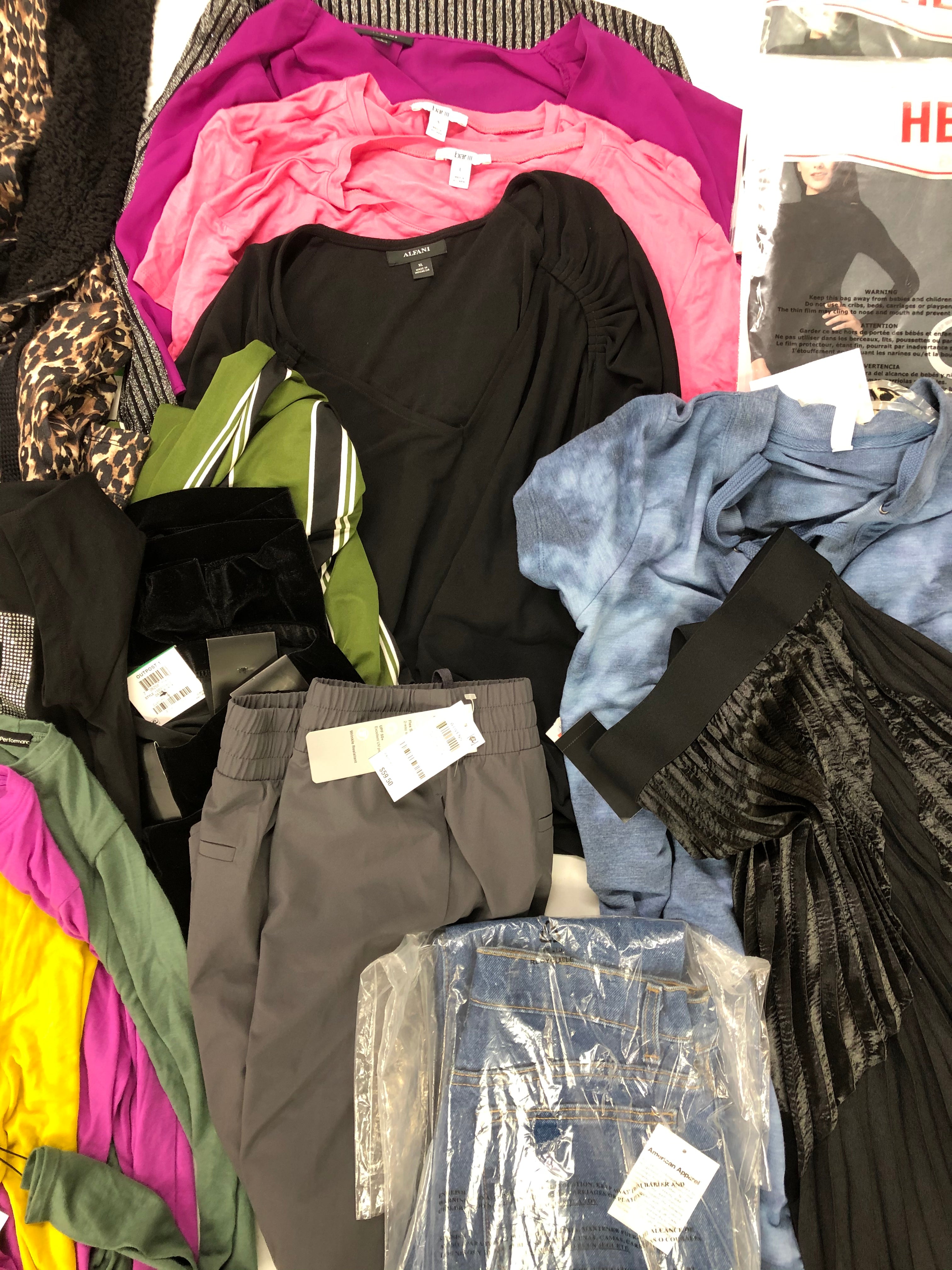 Women's Clothing Wholesale Lot CALVIN KLEIN, KAREN KANE, 32 DEGREES, American Apparel, ALFANI, IDEOLOGY and more, 25 Units, Shelf Pulls, MSRP $1,465.50