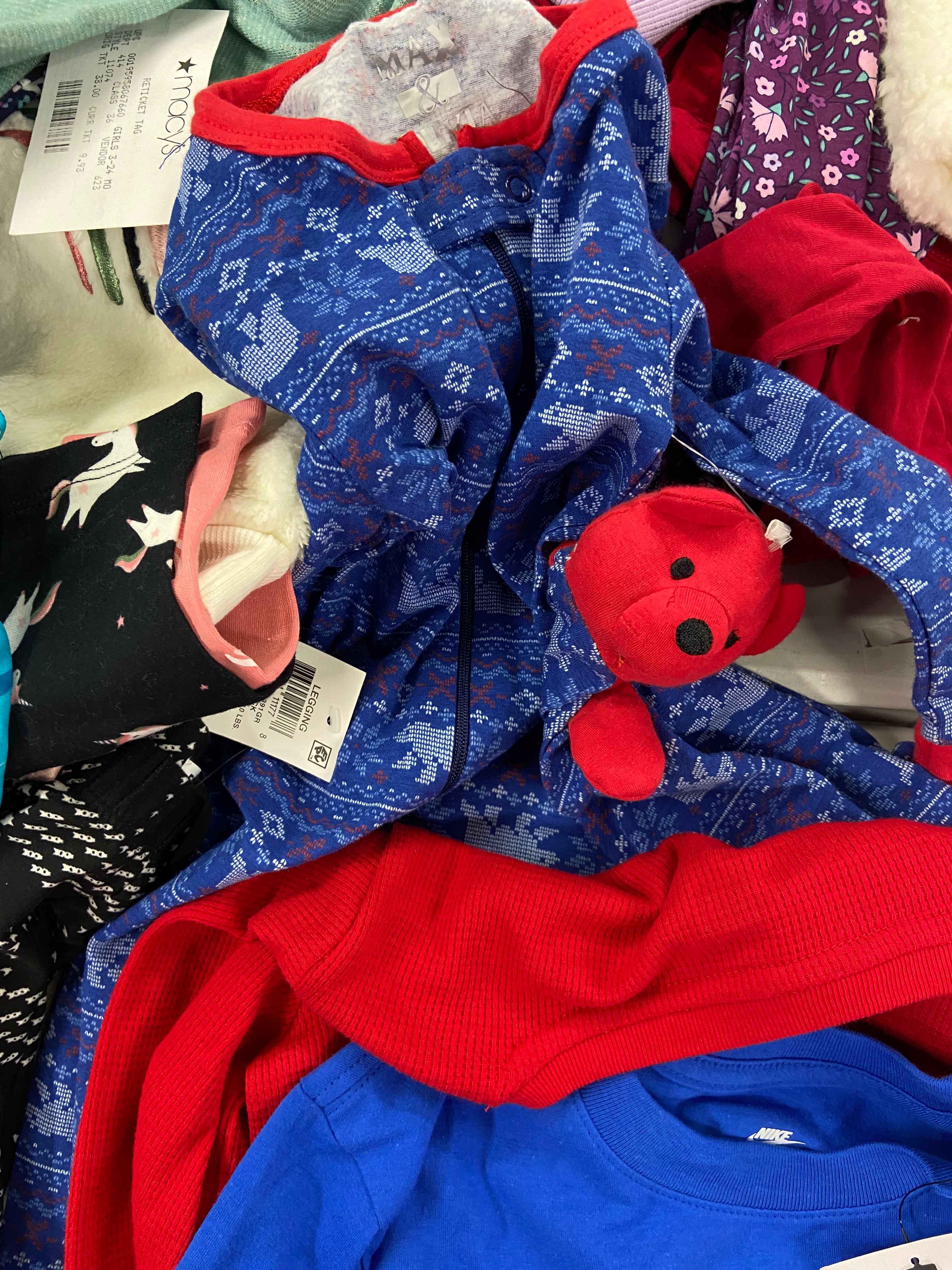 Kid's / Baby's Clothing Assorted Wholesale Lot, NIKE, UNDER ARMOUR, CARTER'S, 32 DEGREES, KIDS HEADQUARTERS, FIRST IMPRESSIONS and more, 28 items, Shelf Pulls, MSRP $699