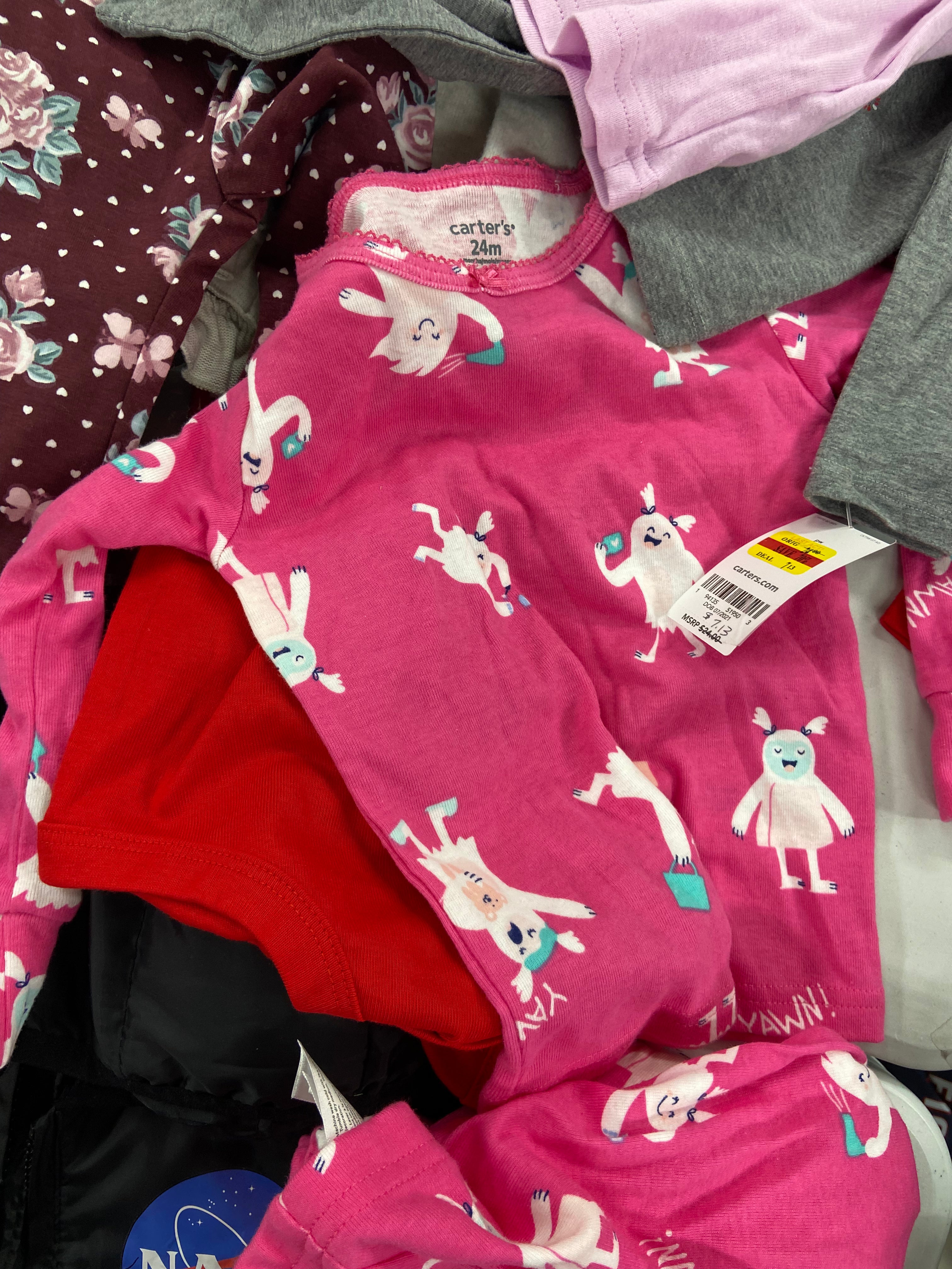 Kid's & Baby's Clothing Assorted Wholesale Lot, DISNEY, CULT OF INDIVIDUALITY, CARTER'S, EPIC THREADS and more, 22 items, Shelf Pulls, MSRP $677