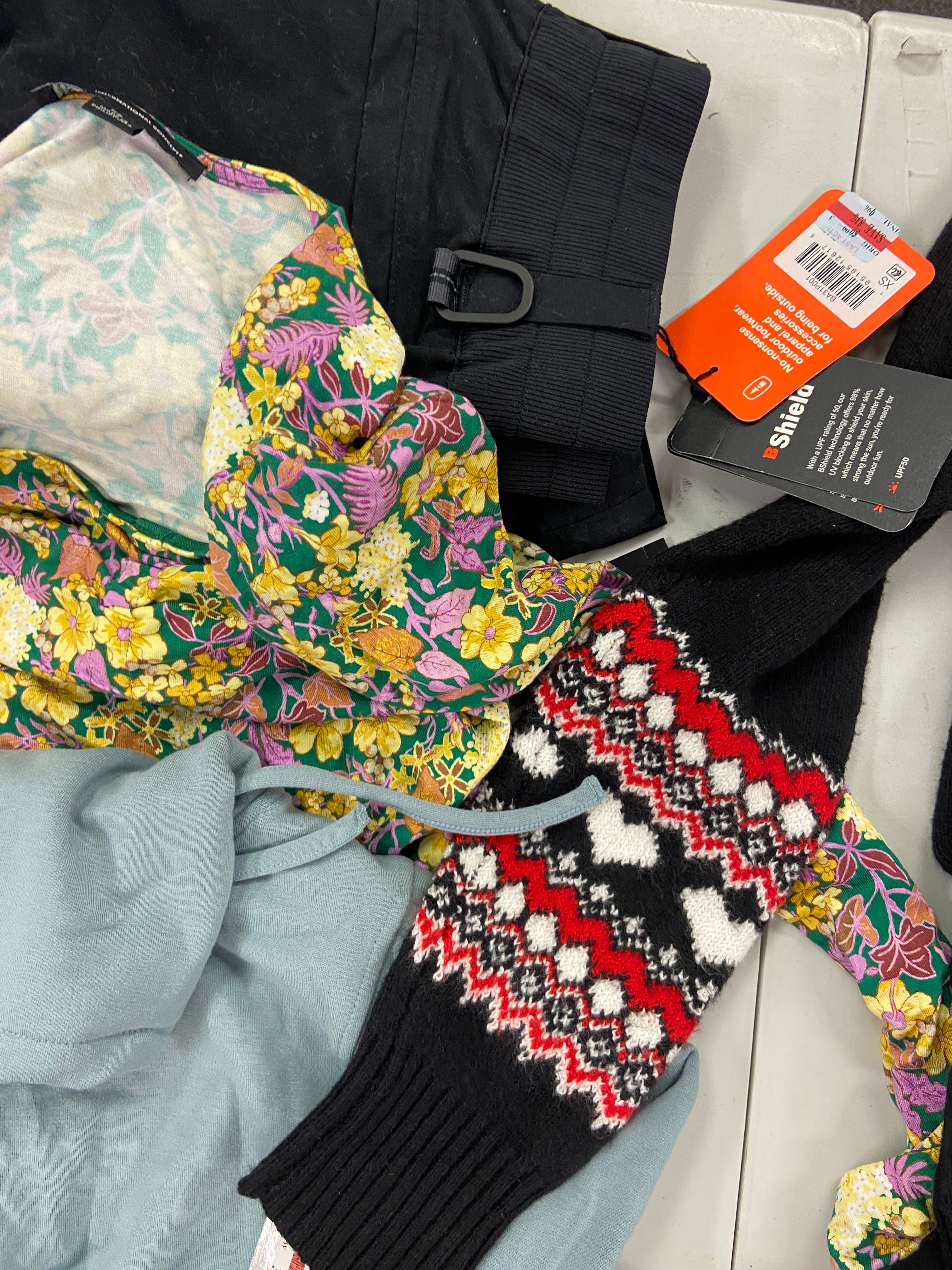 Women's Clothing Assorted Wholesale Lot, LUCKY BRAND, NIKE, POLO RALPH LAUREN, VINCE CAMUTO, 32 DEGREES, CHARTER CLUB  and more, 16 items, Shelf Pulls, MSRP $778