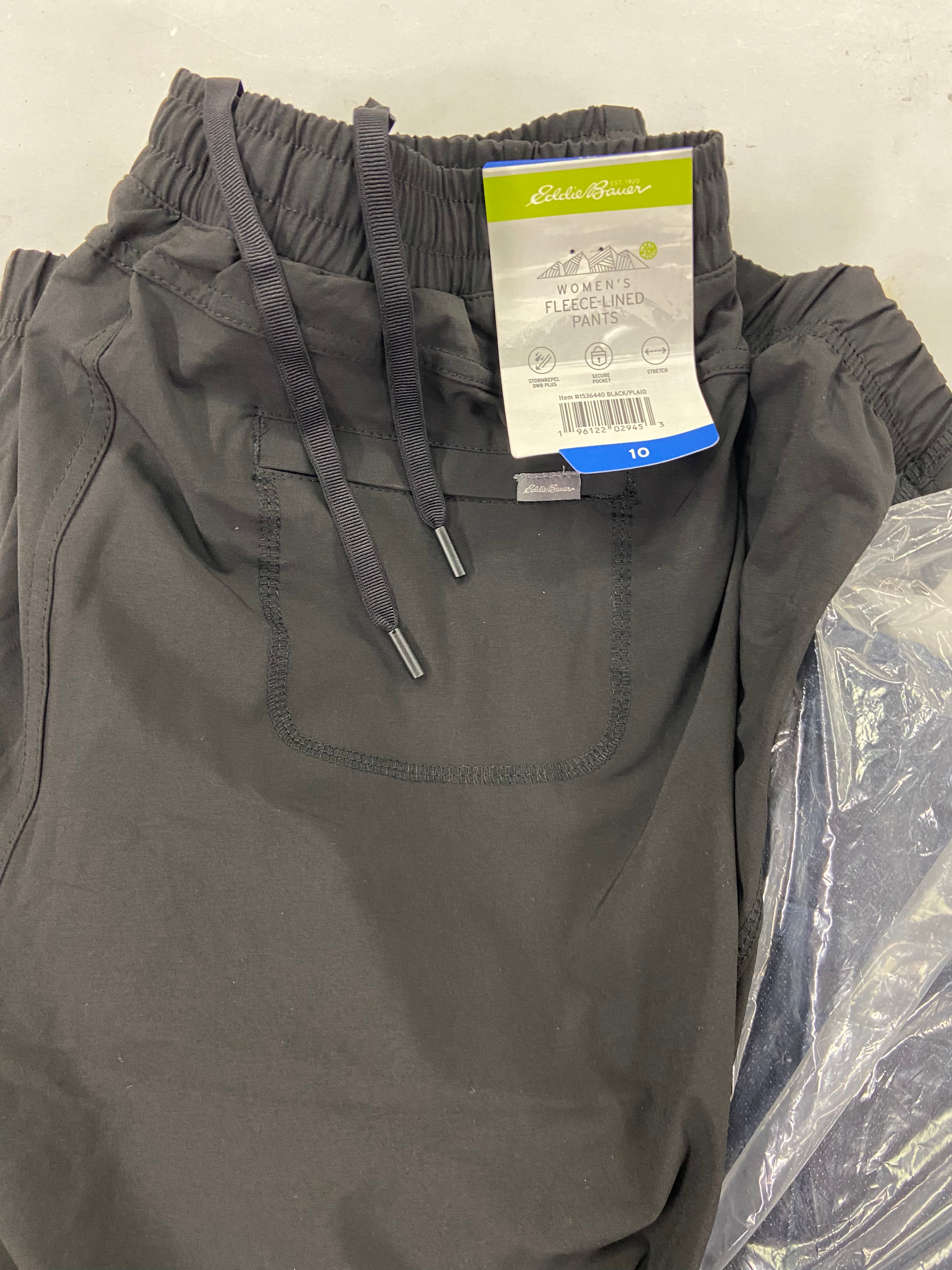 Women's Clothing Bottoms Wholesale Lot, HUDSON, ADIDAS, EDDIE BAUER, KIRKLAND and more, 8 items, Shelf Pulls, MSRP $598