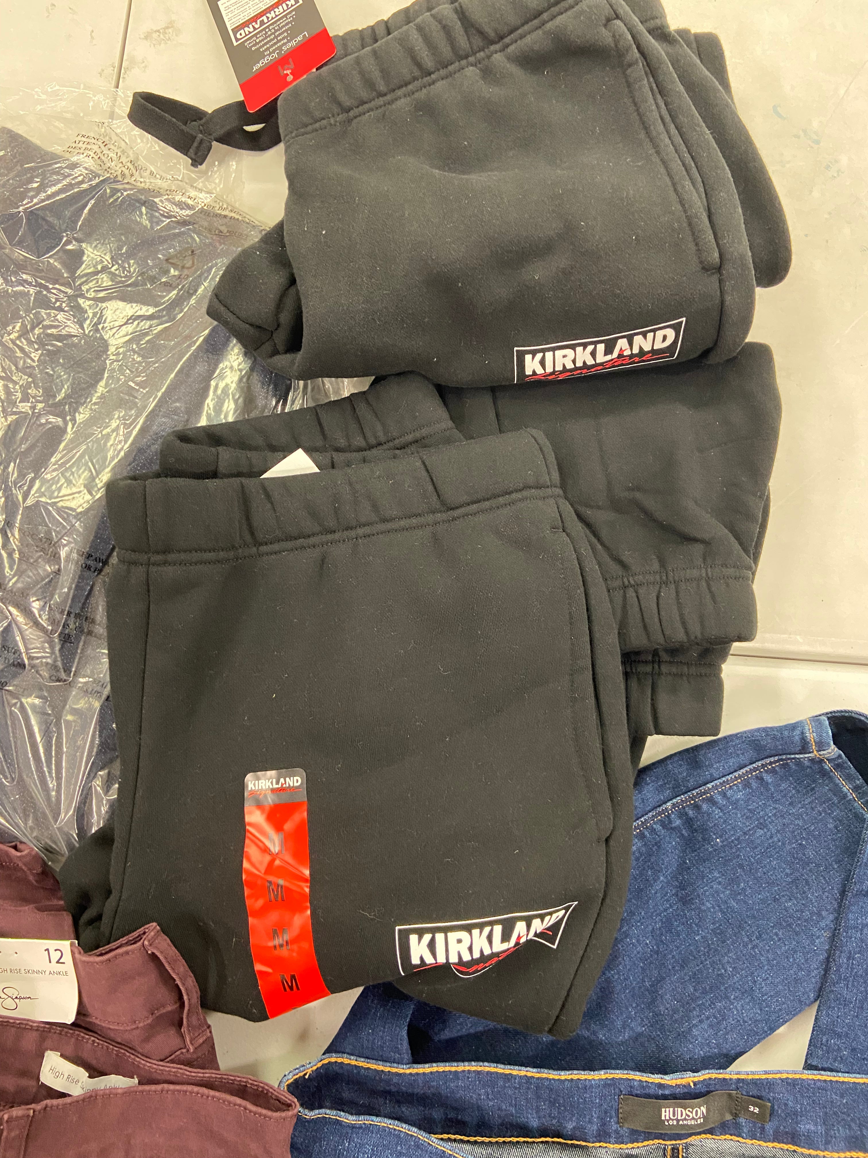 Women's Clothing Bottoms Wholesale Lot, HUDSON, ADIDAS, EDDIE BAUER, KIRKLAND and more, 8 items, Shelf Pulls, MSRP $598