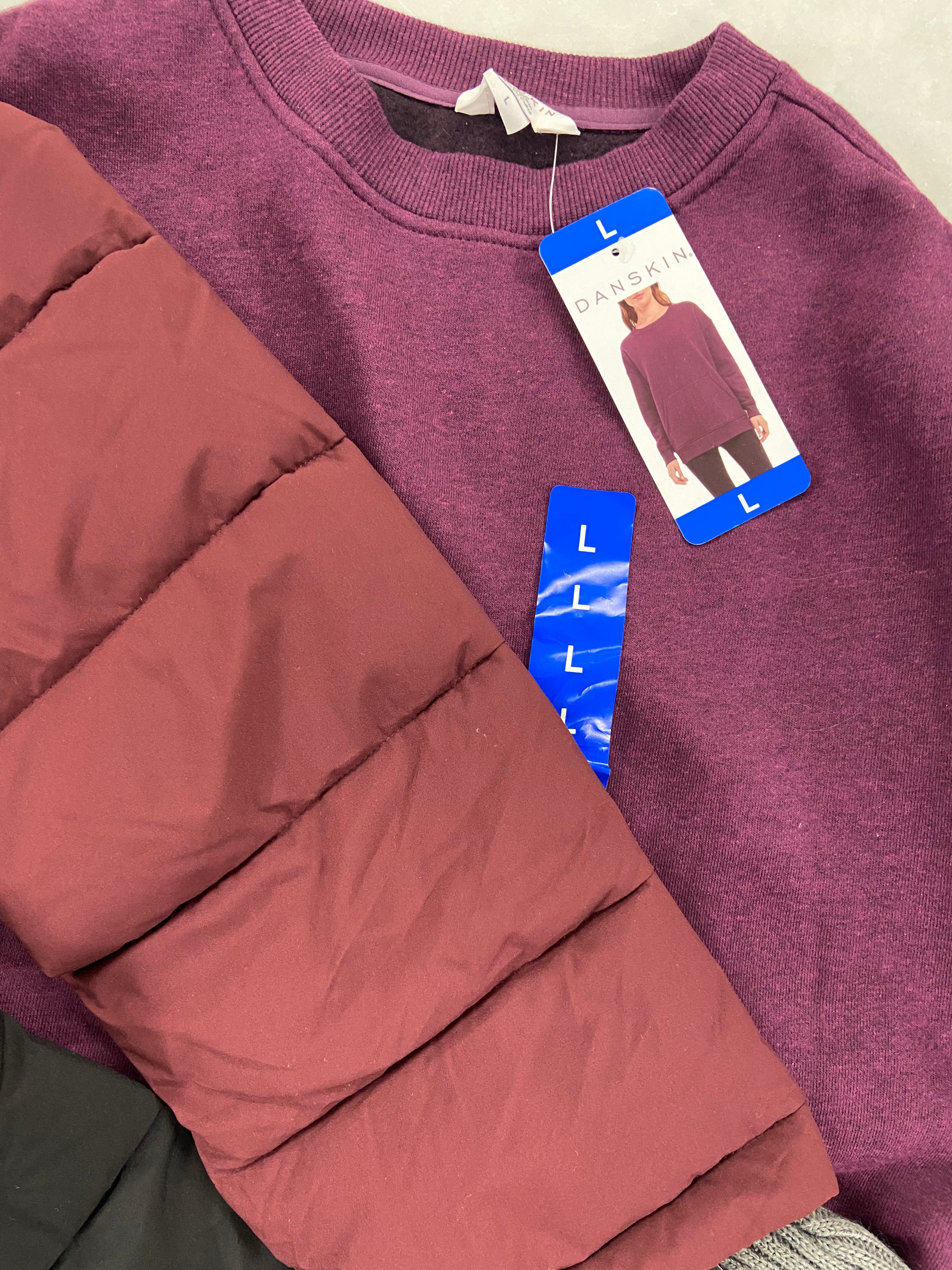 Women's Clothing Sweaters, Jackets & Others Wholesale Lot, VINCE CAMUTO, FREE PEOPLE, ANDREW MARC, DANSKIN and more, 7 items, Shelf Pulls, MSRP $627