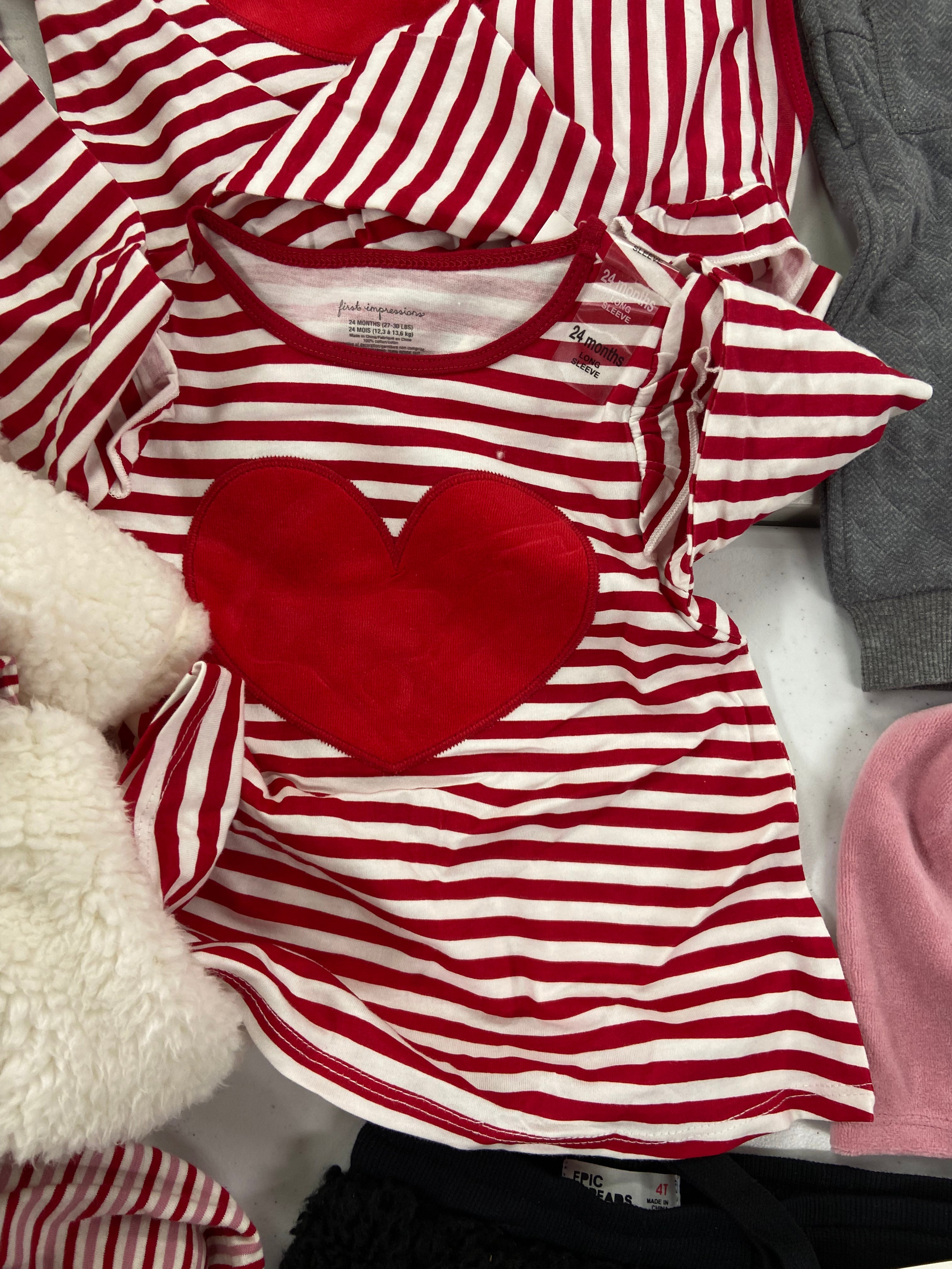 Baby's Clothing Assorted Wholesale Lot, FIST IMPRESSON, EPIC THREADS, 17 items, Shelf Pulls, MSRP $631