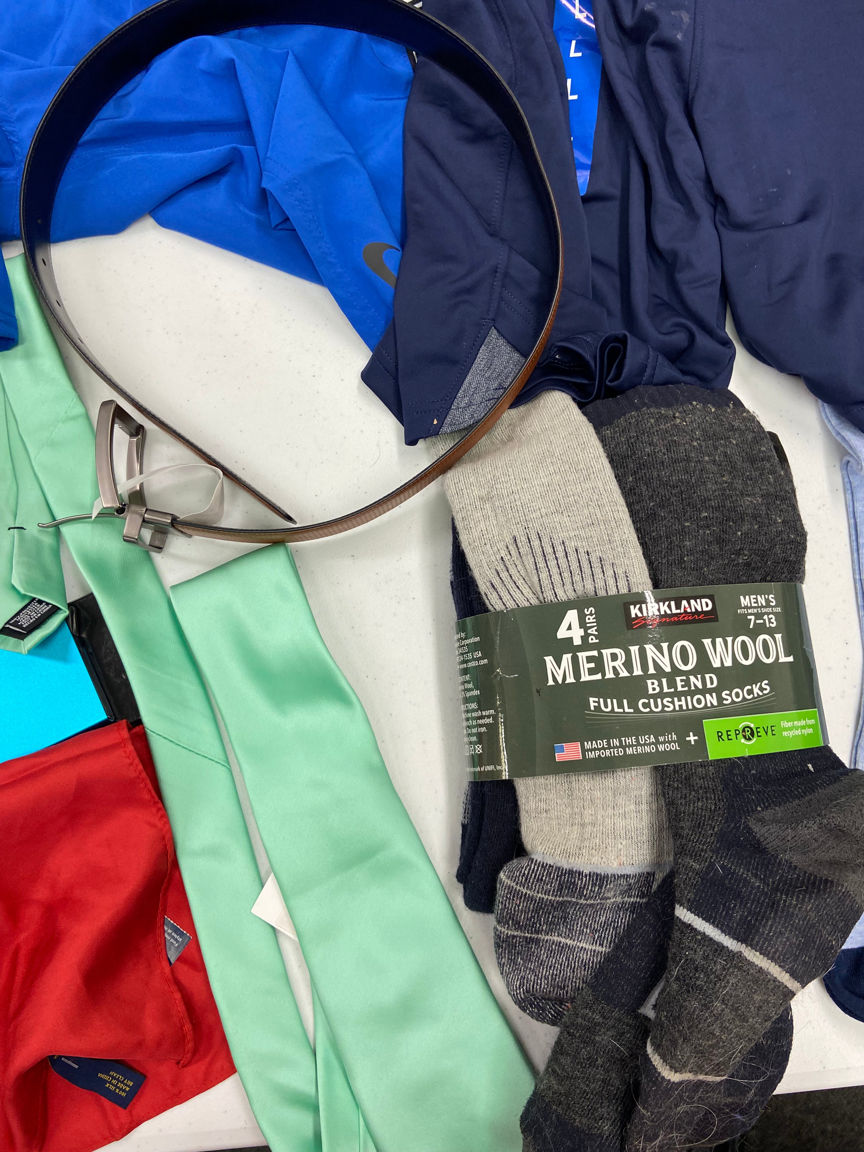 Men's Clothings Assorted Wholesale Lot, POLO RALPH LAUREN, NIKE, ADIDAS, UNDER ARMOUR, PERRY ELLIS PORTFOLIO, 2XIST, KIRKLAND, 32 DEGREES and more, 15 items, CUSTOMER RETURNS