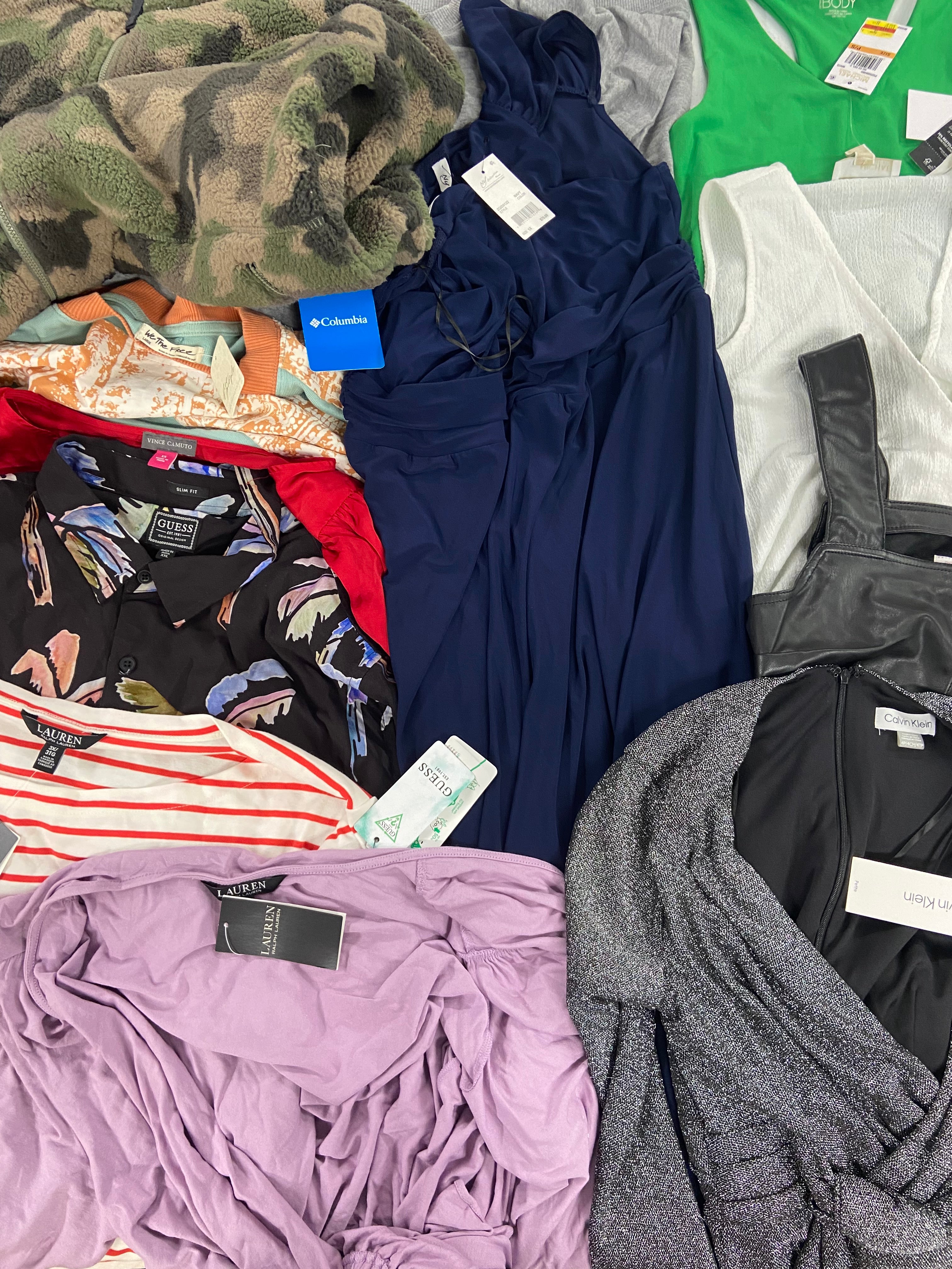 Women's Clothing Assorted Wholesale Lot, LAUREN RALPH LAUREN, CALVIN KLEIN, MICHAEL KORS, VINCE CAMUTO, COLUMBIA, FREE PEOPLE and Others, 12 items, Shelf Pulls, MSRP $941