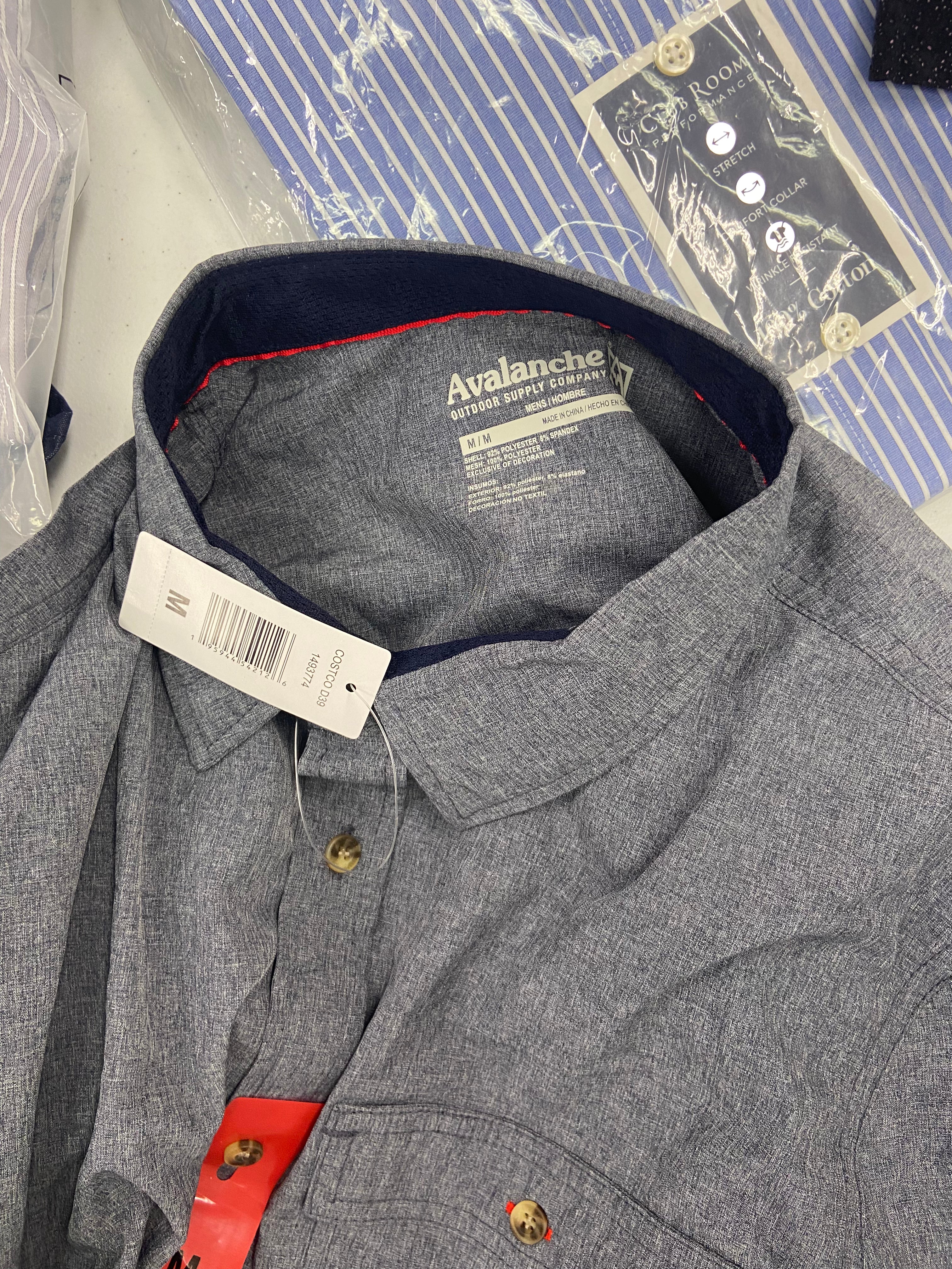 Men's Clothing Button Down Shirts Wholesale Lot, LEVI'S, Club Room, HICKEY FREEMAN, VOLCOM, SUN + STONE and more, 10 items, Shelf Pulls, MSRP $539