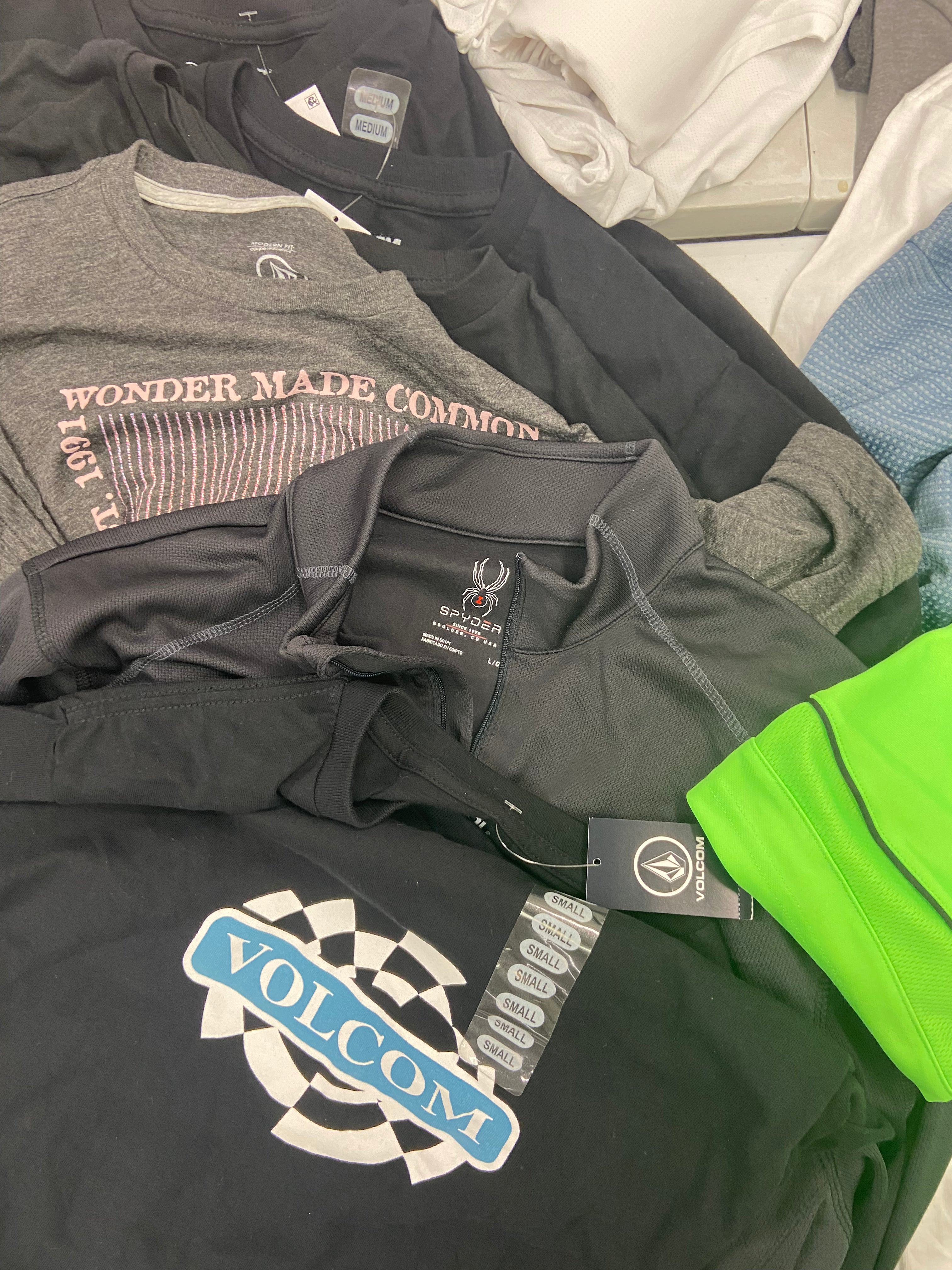 Men's Clothing Tops Wholesale Lot, NIKE, LUCKY BRAND, VOLCOM, SPYDER, CYPRESS CLUB, 32 DEGREES and more, 17 items, Shelf Pulls, MSRP $717