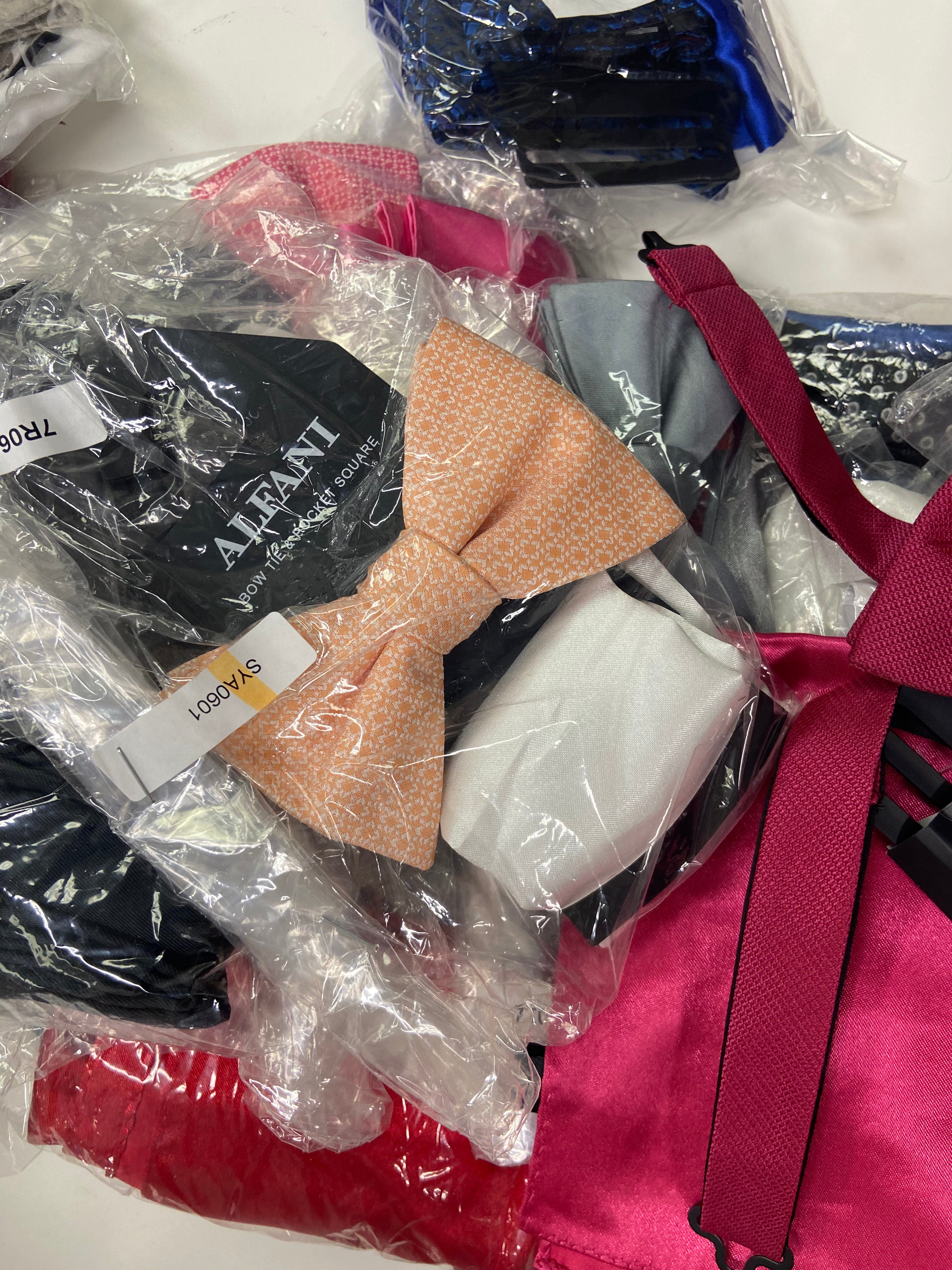 Men's Bow Ties & Handkerchiefs Sets Wholesale Lot, COUNTESS MARA, ALFANI and more, 94 items, CUSTOMER RETURNS