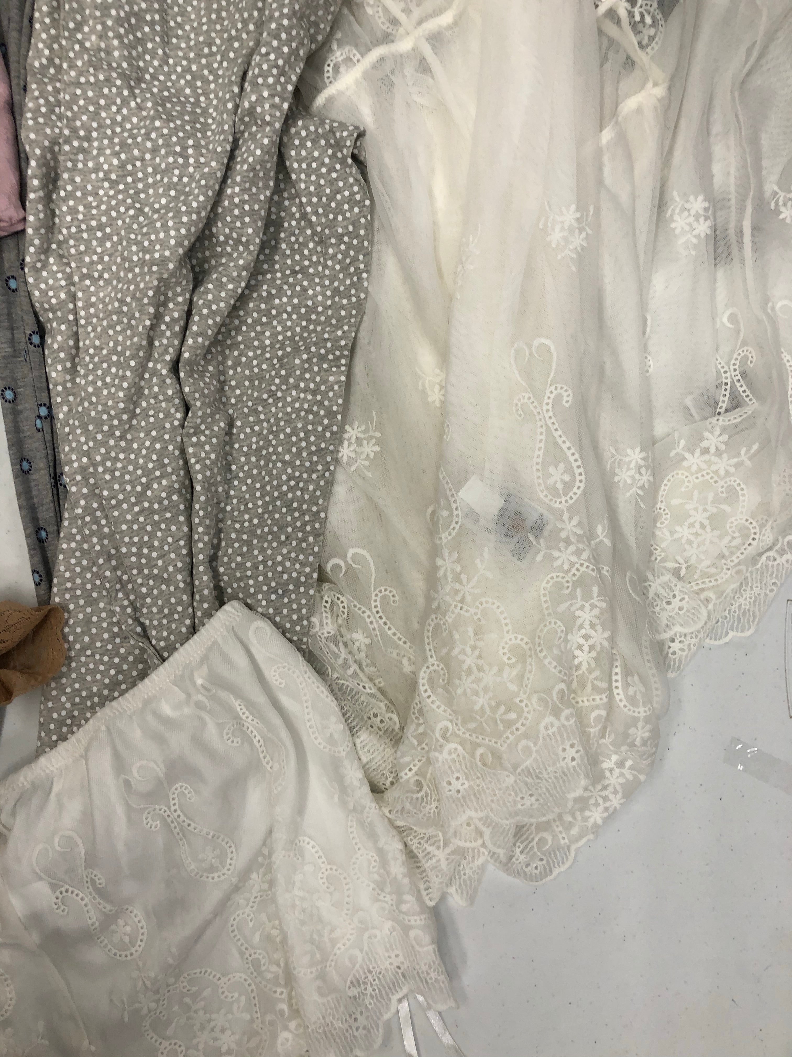 Women's Clothing Intimates Wholesale Lot, SCULPTRESS, WACOAL, SPANX, BALI, CHARTER CLUB and more, 35 items, Shelf Pulls, MSRP $805