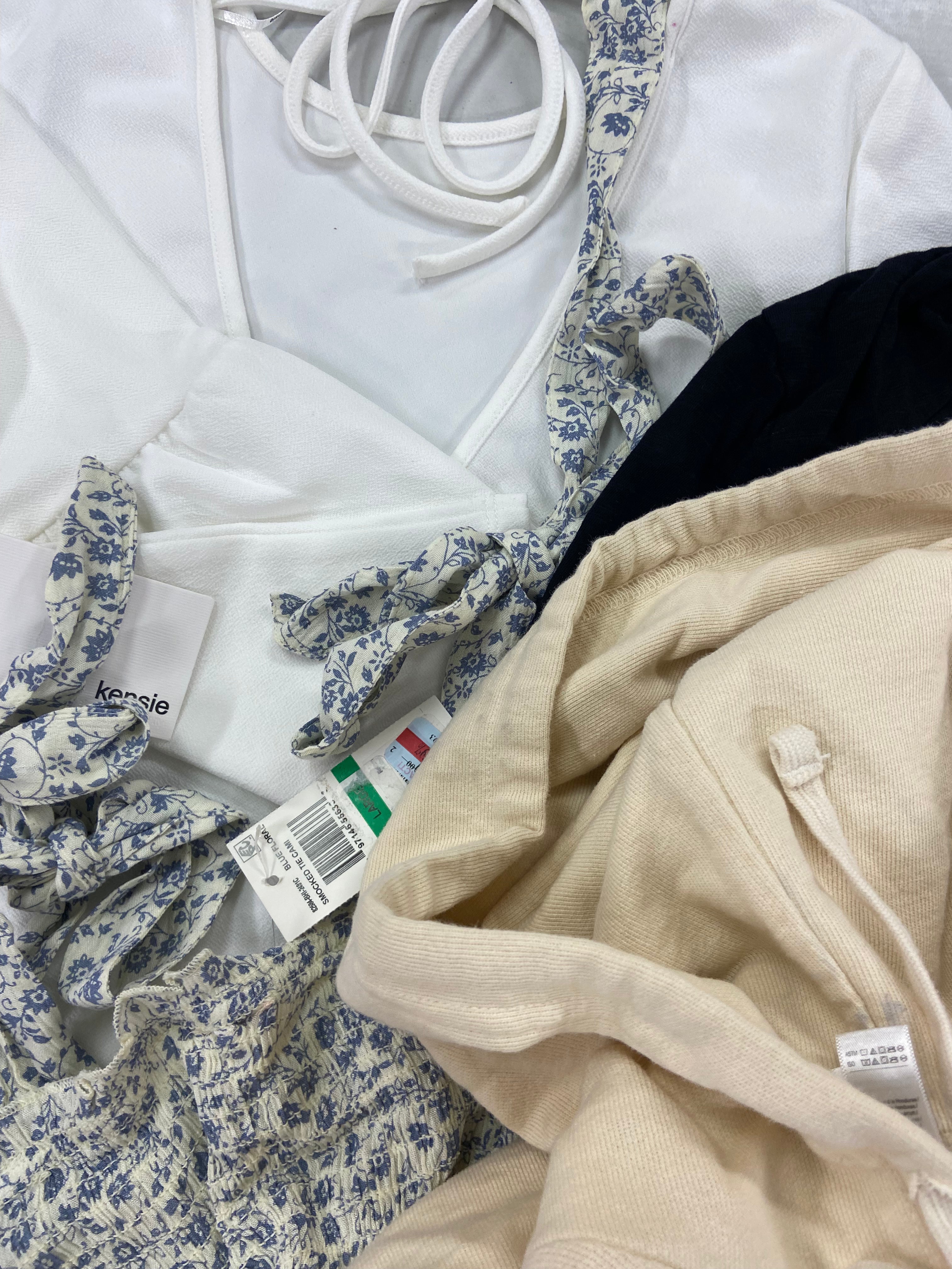 Women's Clothing Tops Wholesale Lot, FREE PEOPLE, VINCE CAMUTO, KENSIE, 32 DEGREES, AMERICAN APPAREL, ELLA MOSS and more, 23 items, Shelf Pulls, MSRP $932