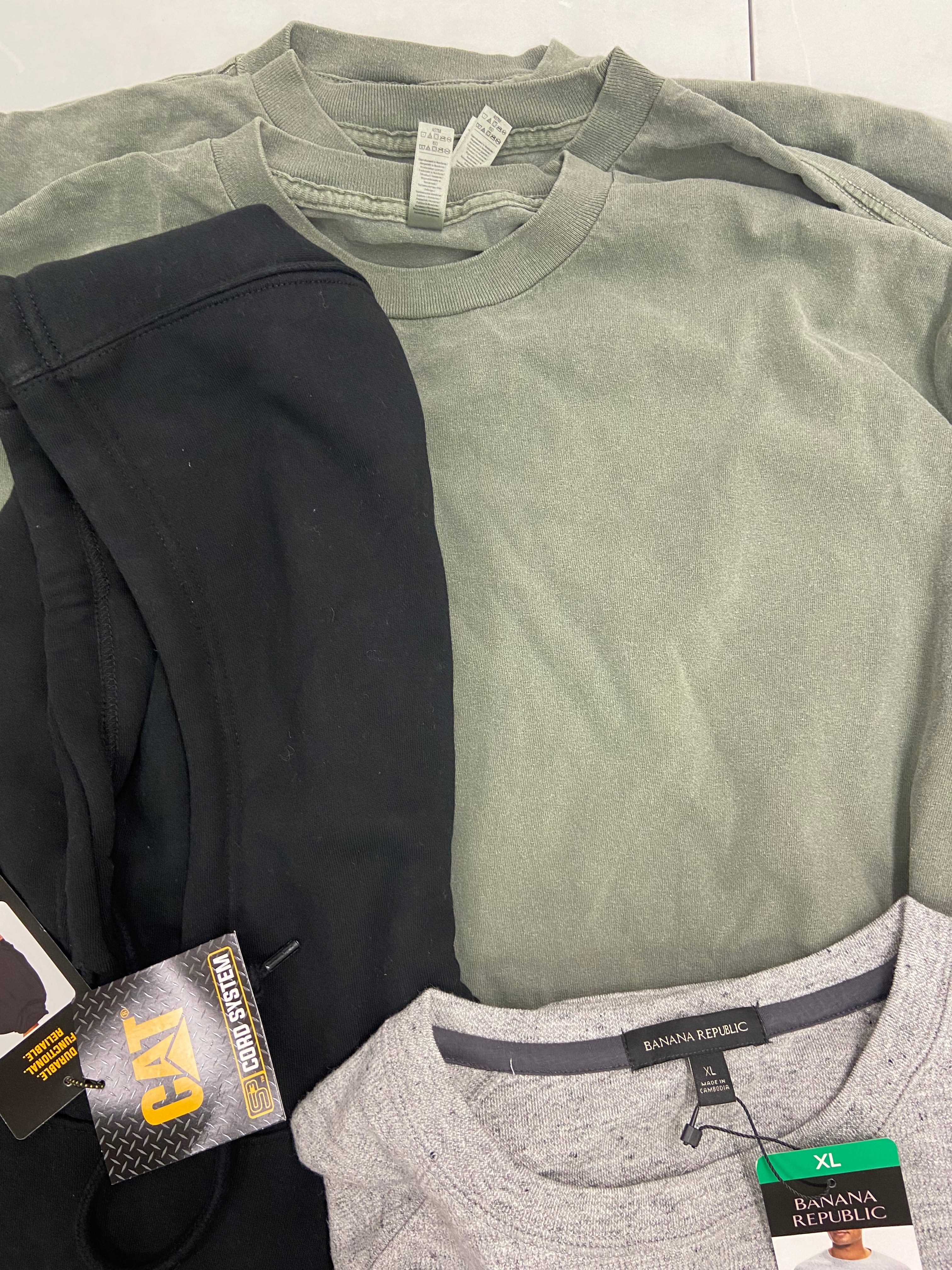 Men's Clothing Hoodies and Other Tops Wholesale Lot, BANANA REPUBLIC, CATERPILLAR, AMERICAN APPAREL, 12 items, Shelf Pulls, MSRP $536