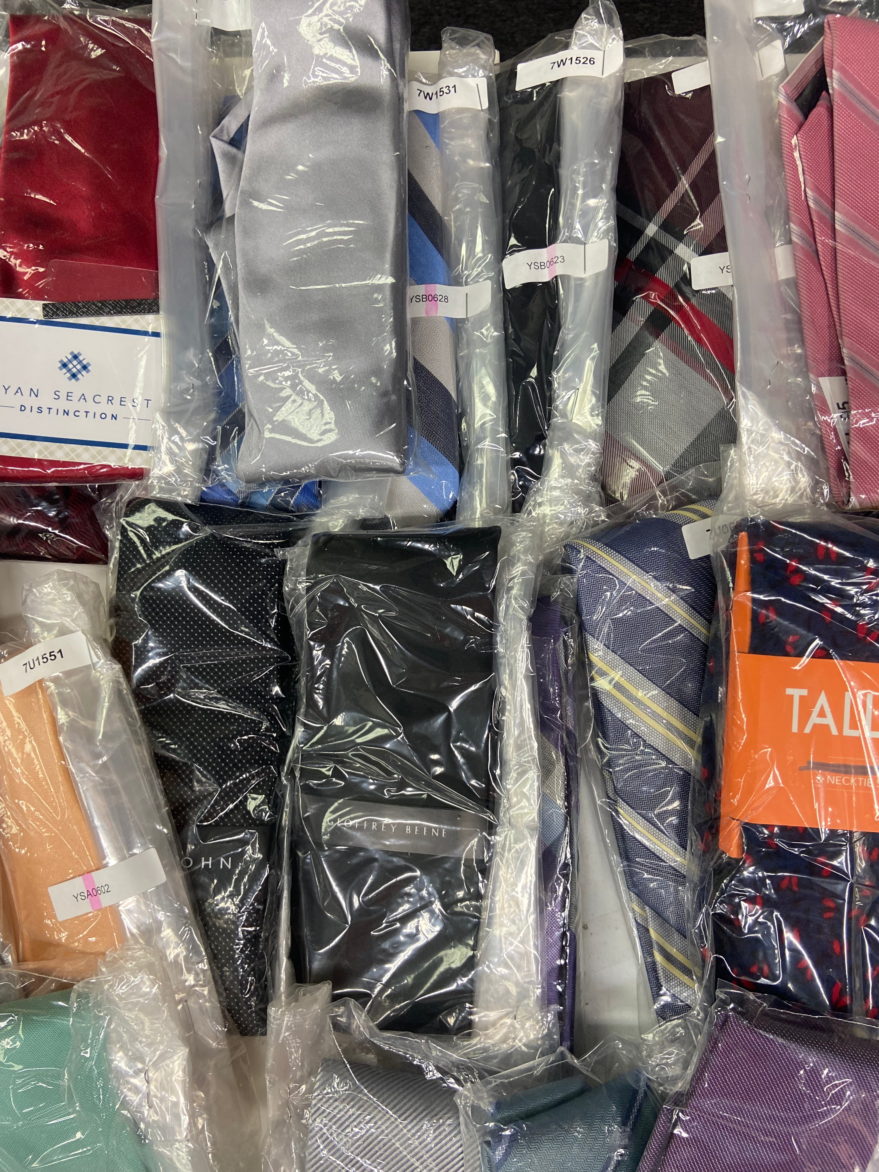 Men's Neckties Wholesale Lot, TALLIA, MICHAEL KORS, KENNETH COLE, TASSO ELBA, RYAN SEACREST, CALVIN KLEIN and more, 84 items, CUSTOMER RETURNS