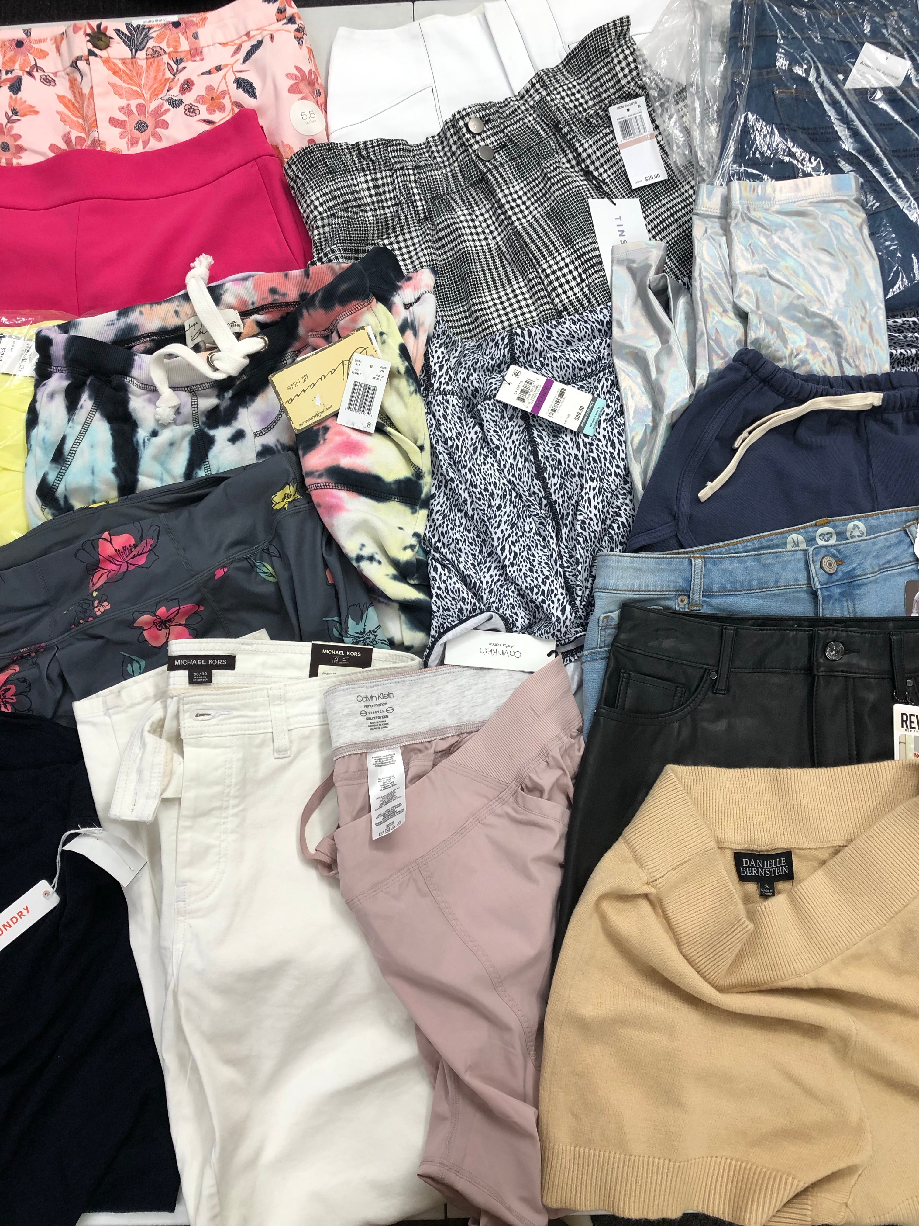 Women's Clothing Bottom Wholesale Lot, CALVIN KLEIN, DANIELLE BERNSTEIN, AMERICAN APPAREL, IDEOLOGY, VINTAGE HAVANA and more, 17 items, Shelf Pulls, MSRP $956