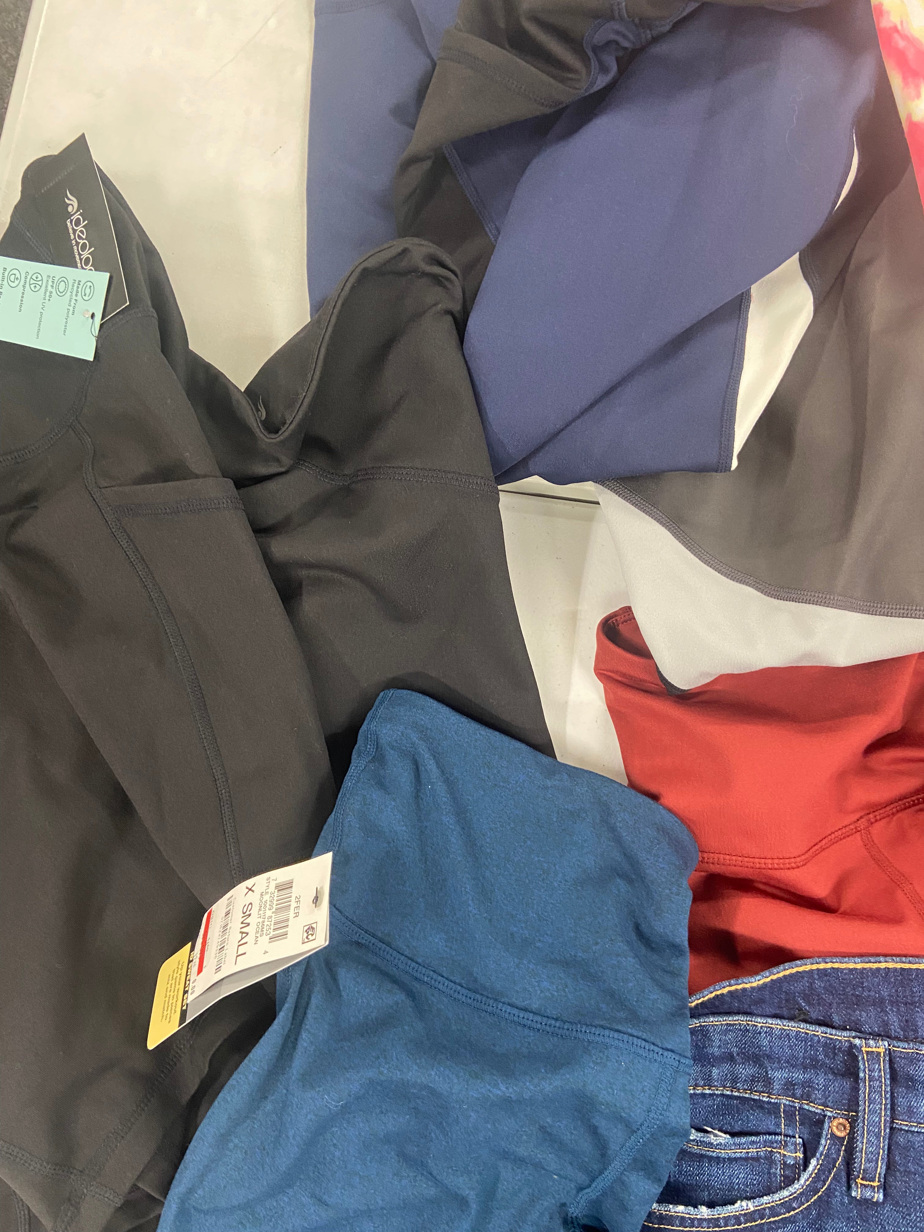 Women's Clothing Leggings, Jeans & Others, HUDSON, SKETCHERS, IDEOLOGY Wholesale Lot,  17 items, Shelf Pulls, MSRP $912