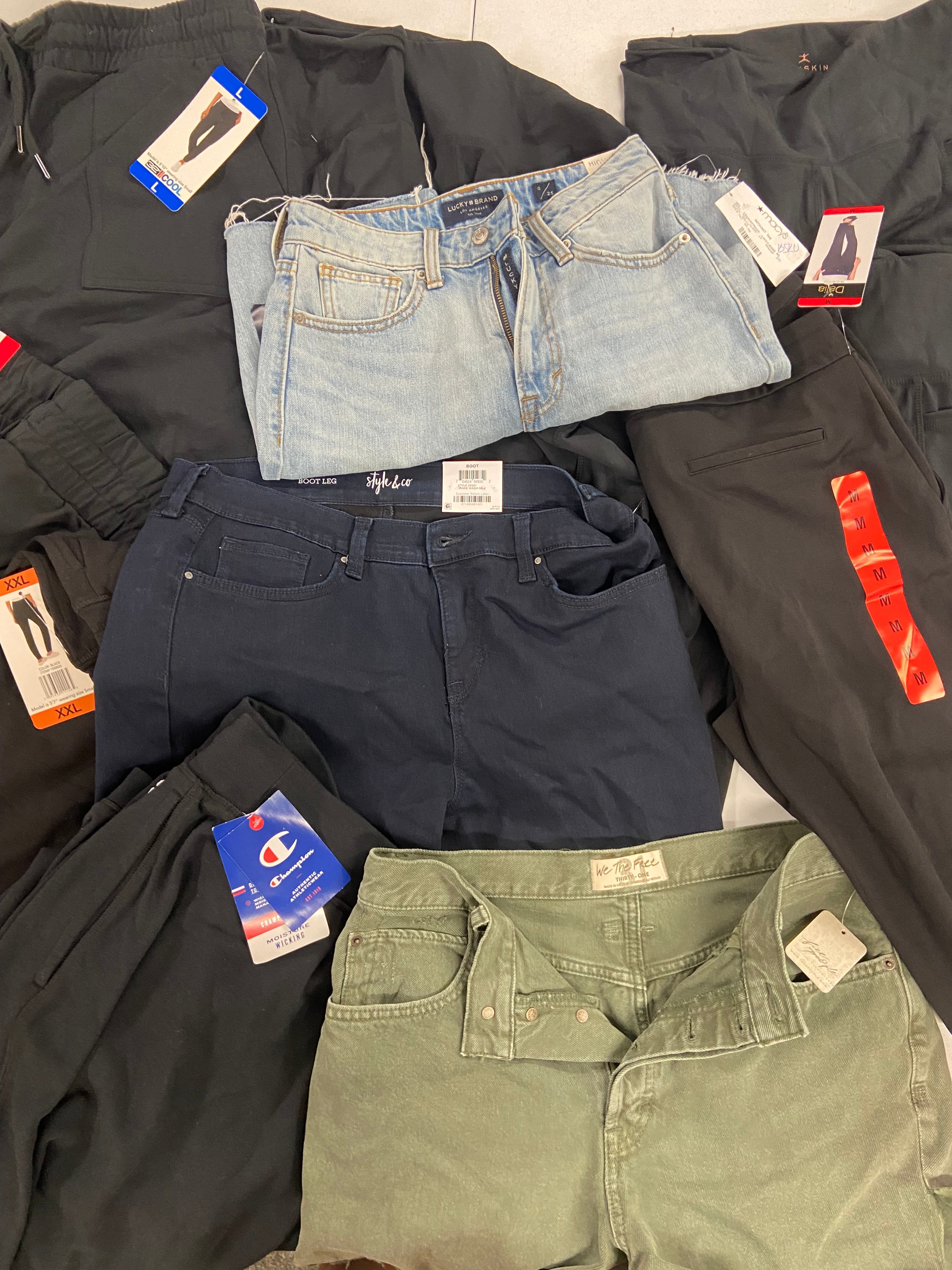 Women's Clothing Activewear & Other bottoms Wholesale Lot, FREE PEOPLE, LUCKY BRAND, CHAMPION, 32 DEGREES and more, 11 items, Shelf Pulls, MSRP $552