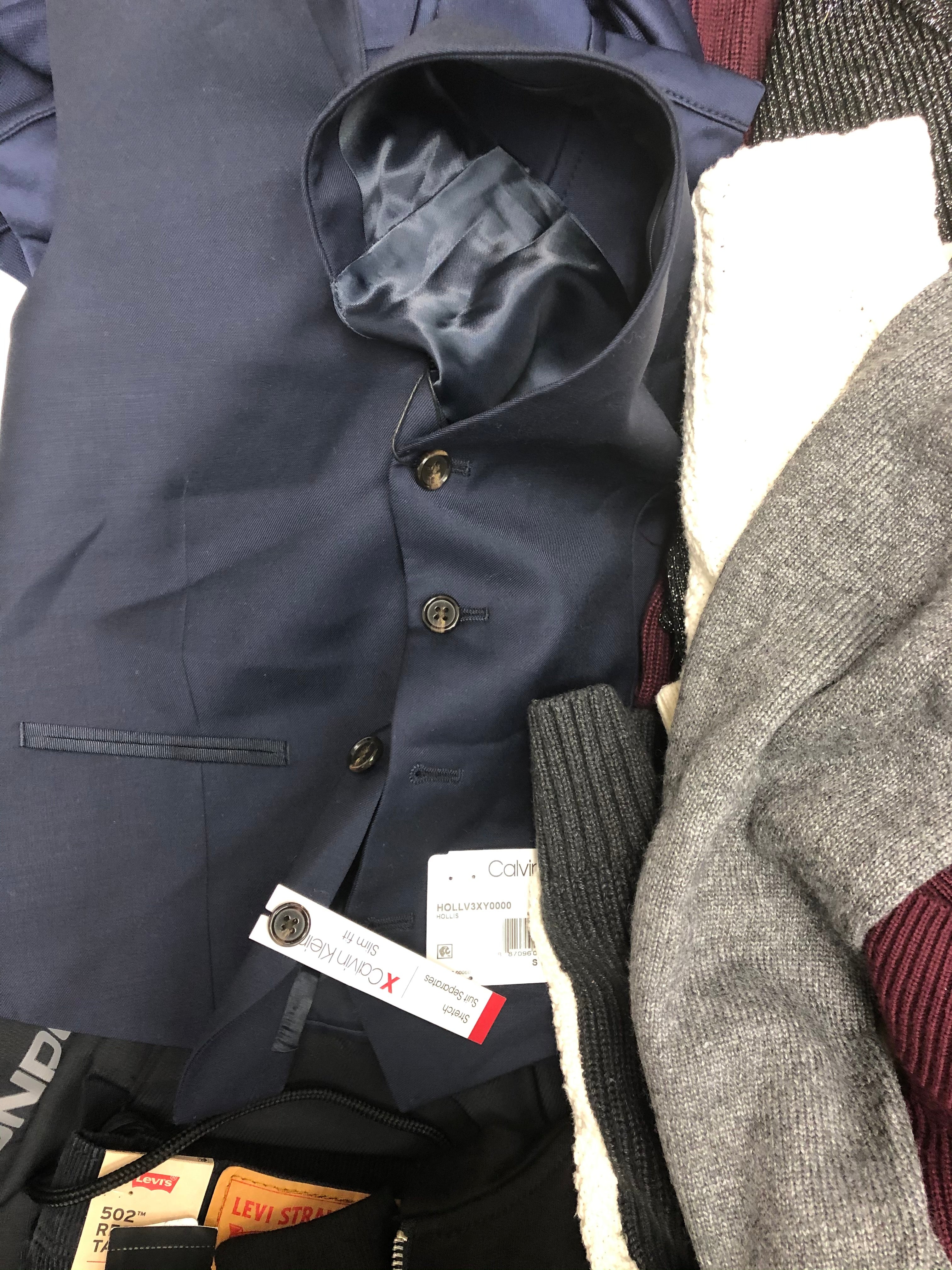 Men's Clothing Assorted Wholesale Lot, POLO RALPH LAUREN, UNDER ARMOUR, CALVIN KLEIN, LEVI'S, ALFANI and more 26 Units, Shelf Pulls, MSRP 2,274