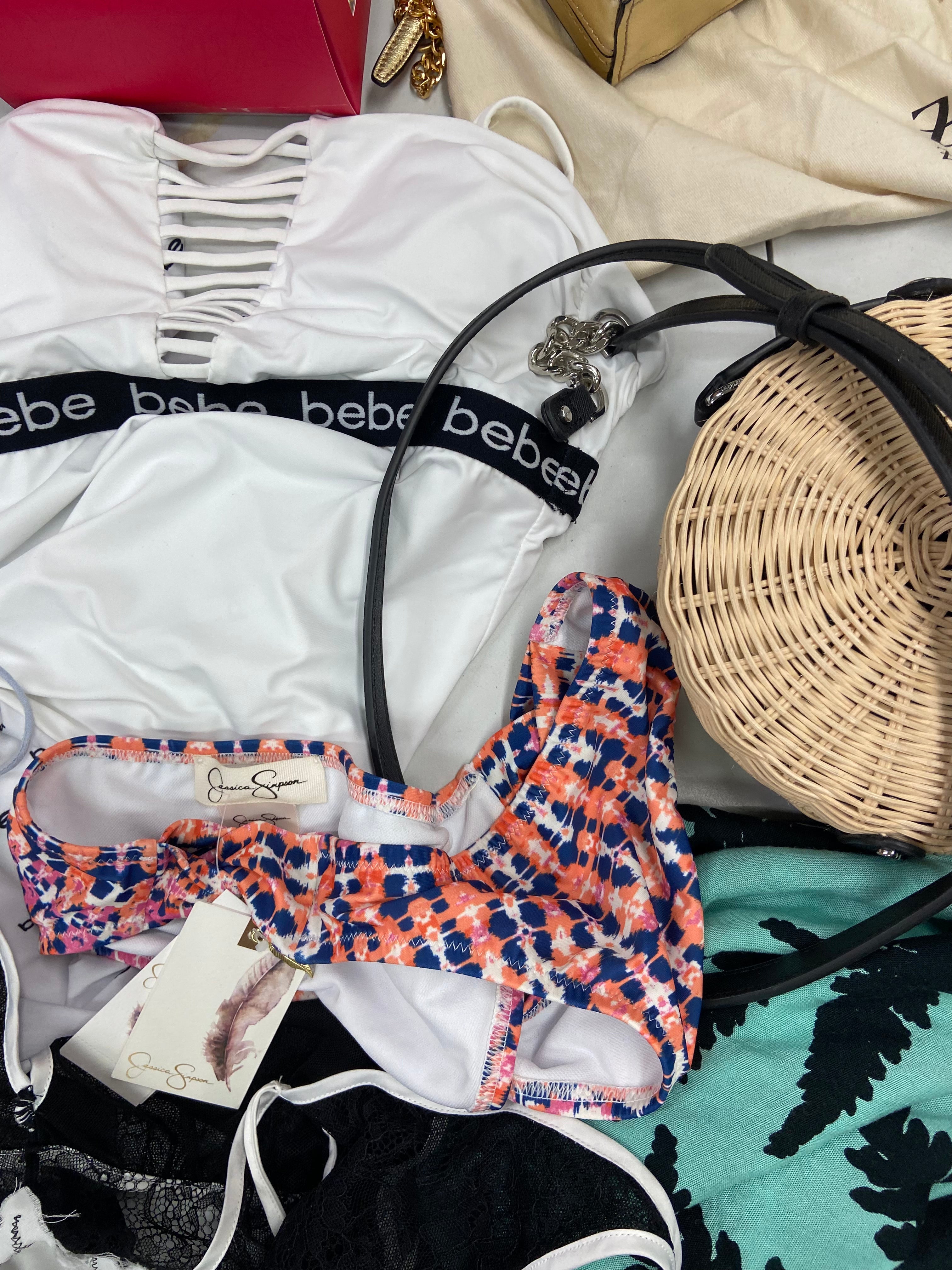 Women's Clothings & Accessories Assorted Wholesale Lot, CALVIN KLEIN, FREE PEOPLE, BEBE, JESSICA SIMPSON, LUCKY BRAND, CAROLE HOCHMAN, ZAC POSEN and more, 18 items, CUSTOMER RETURNS