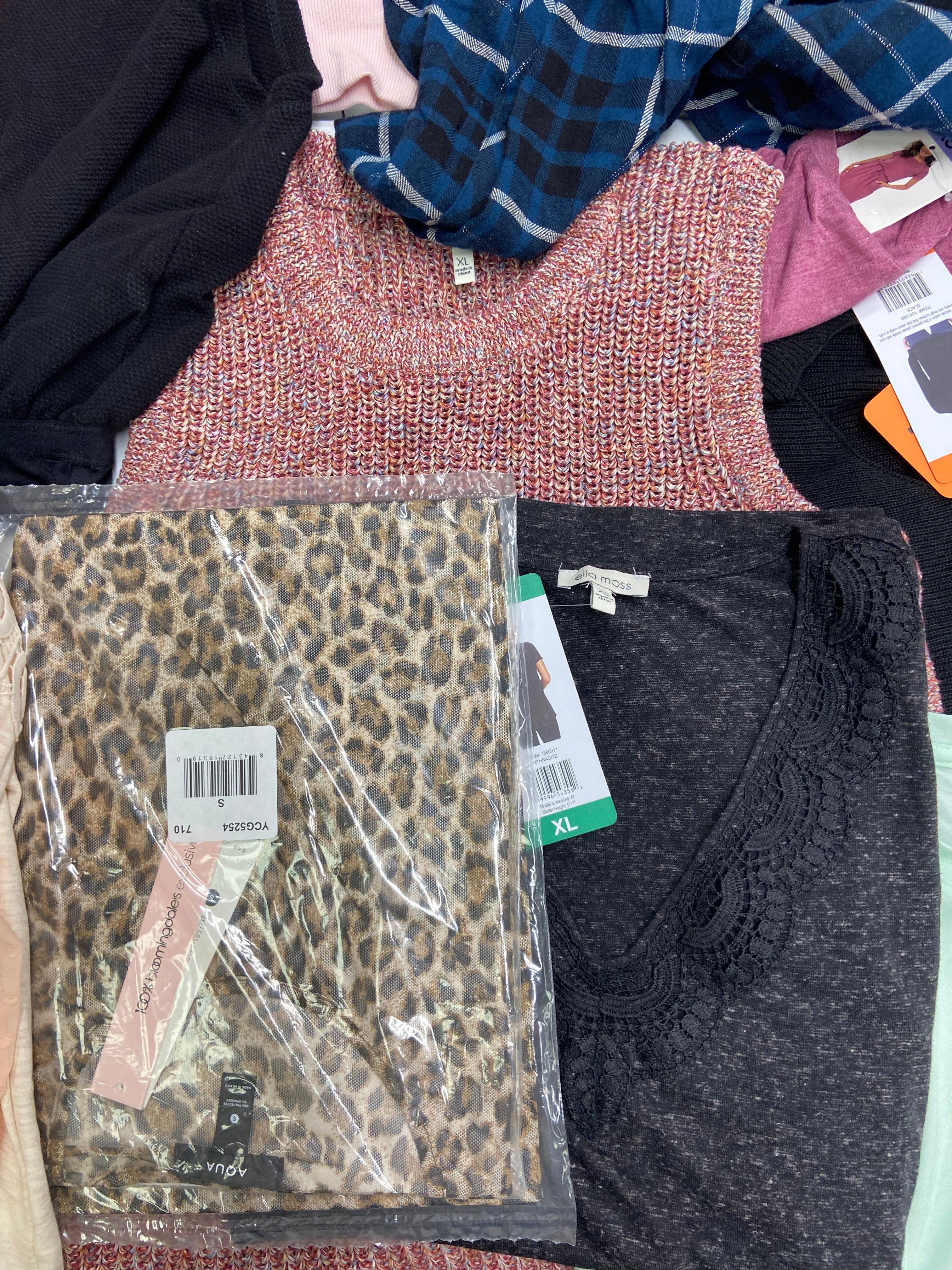 Women's Clothing Tops Wholesale Lot, CALVIN KLEIN, UNDER ARMOUR, FREE PEOPLE, ELLA MOSS , 32 DEGREES and more, 18 items, Shelf Pulls, MSRP $805
